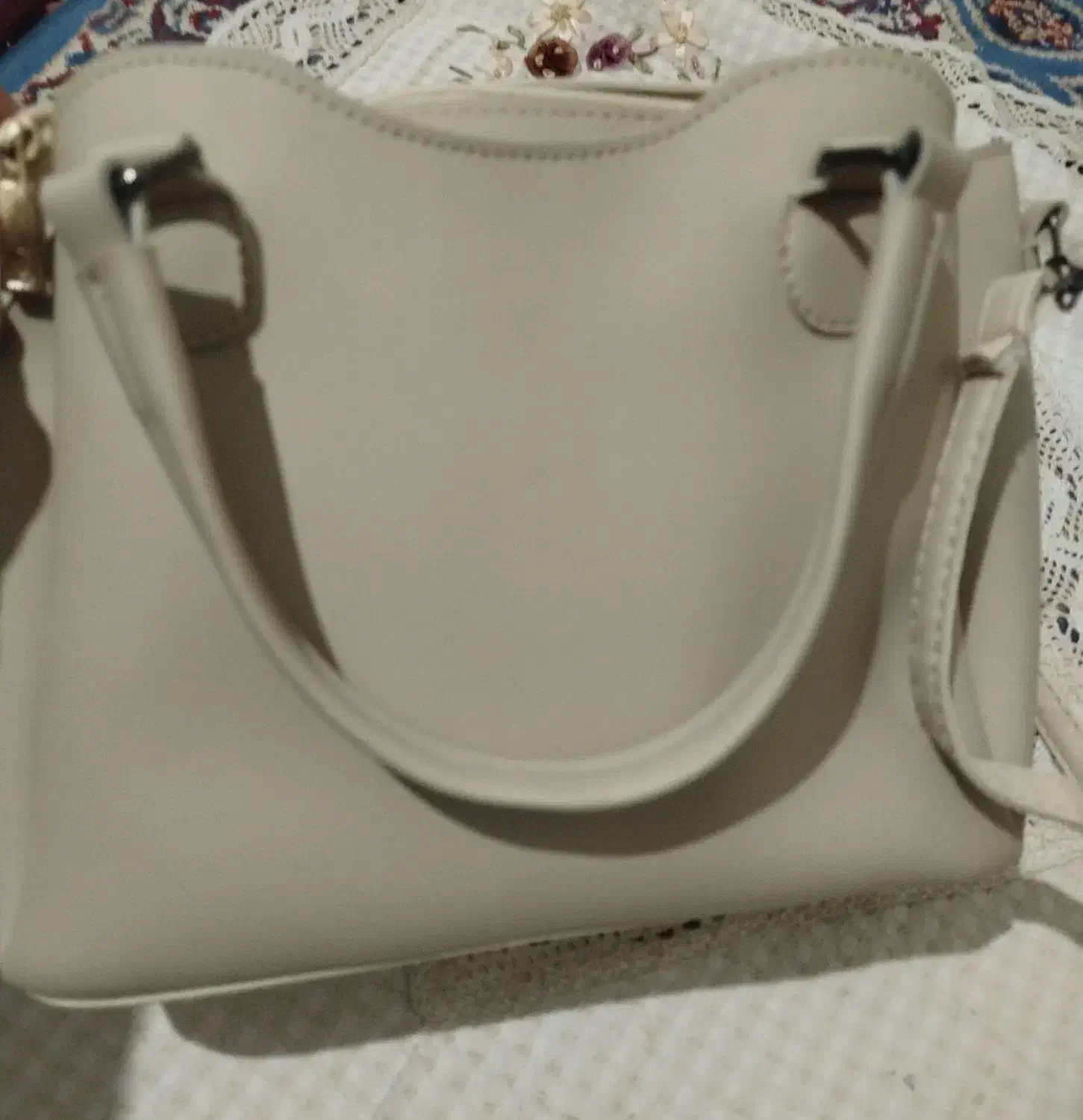 کیف|کیف، کفش، کمربند|الشتر, |دیوار