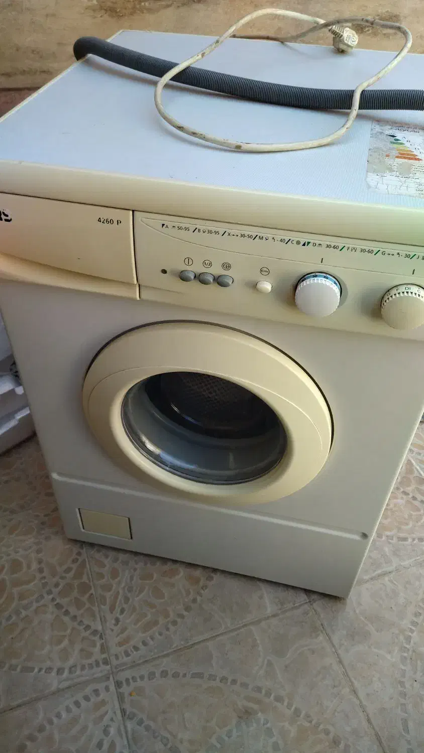 ماشین لباسشویی|ماشین لباسشویی و خشک‌کن لباس|کاشان, کلنگه|دیوار