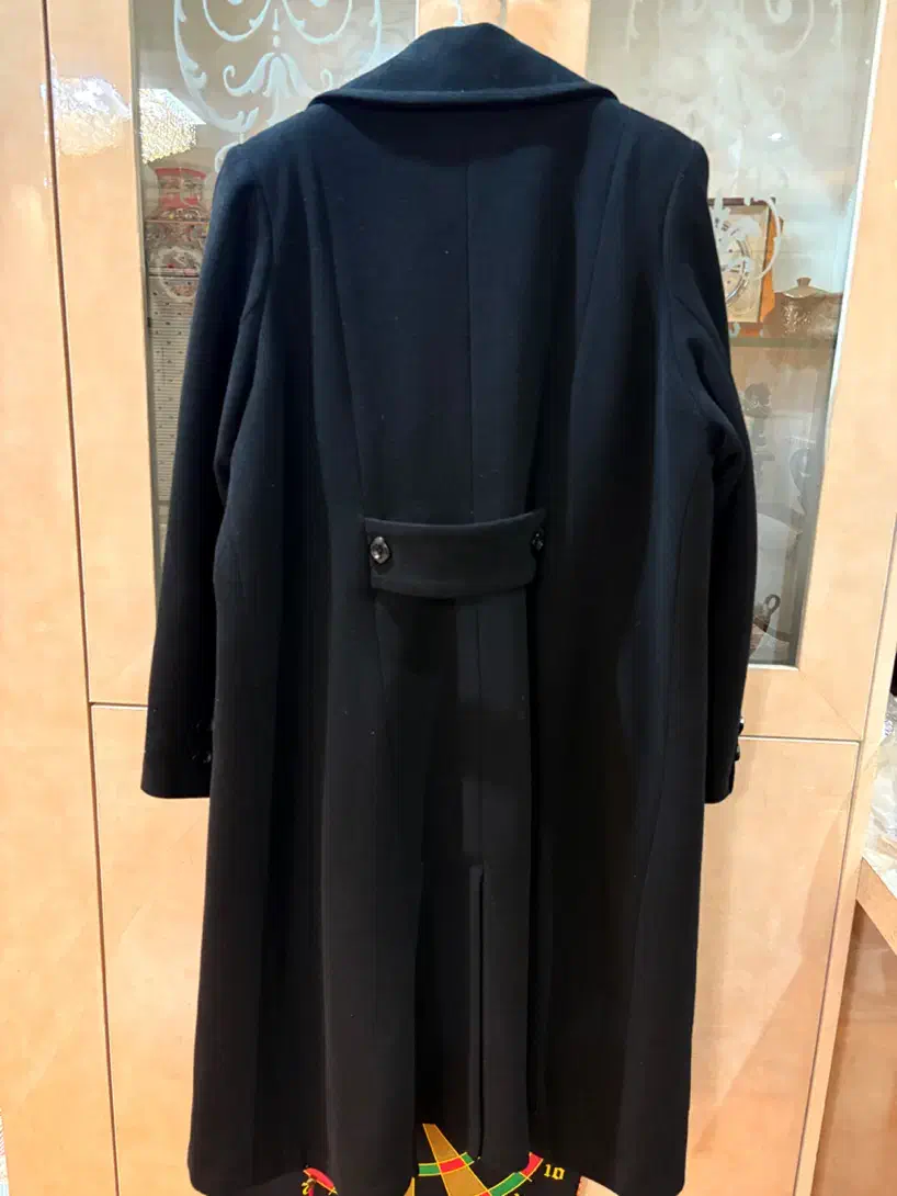 پالتوی زنانه مشکی|لباس|رشت, حومه رشت|دیوار