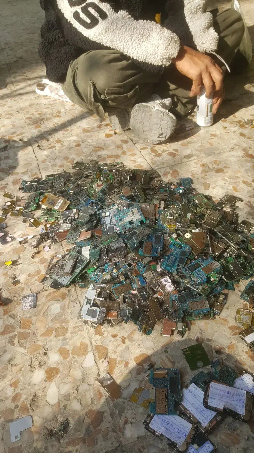 خریدار انواع برد های موبایل کامپیترو مخابرات|خدمات رایانهای و موبایل|سنندج, |دیوار