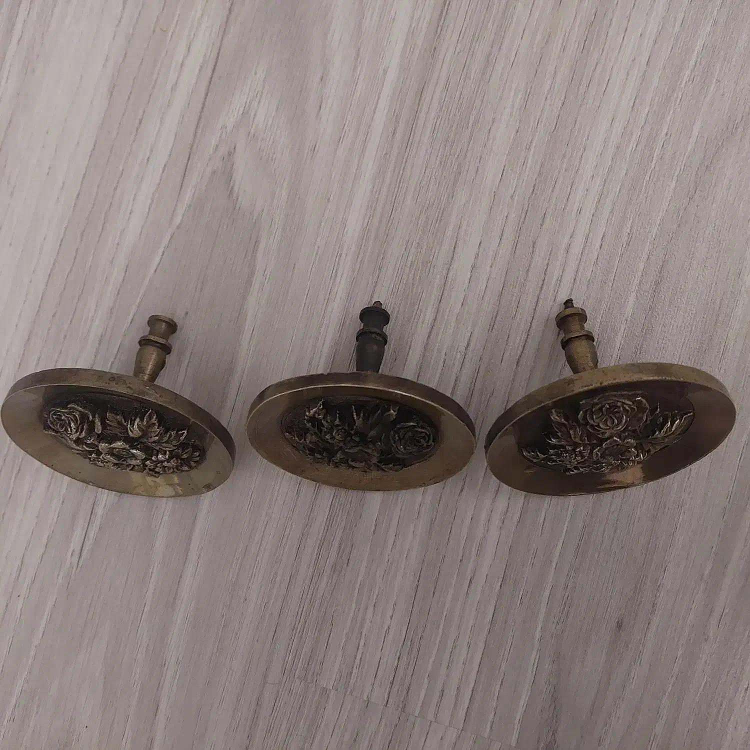 گل میخ برنزی عتیقه|کلکسیون اشیاء عتیقه|تهران, بلوار کشاورز|دیوار