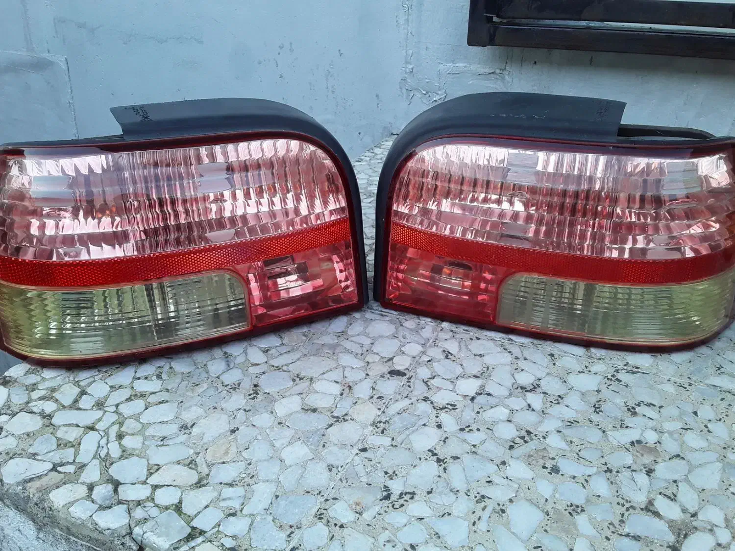 رادیاتور تک لول ۴۰۵ وچراغ عقب پراید|قطعات یدکی و لوازم جانبی|بندر انزلی, آذربایجان|دیوار