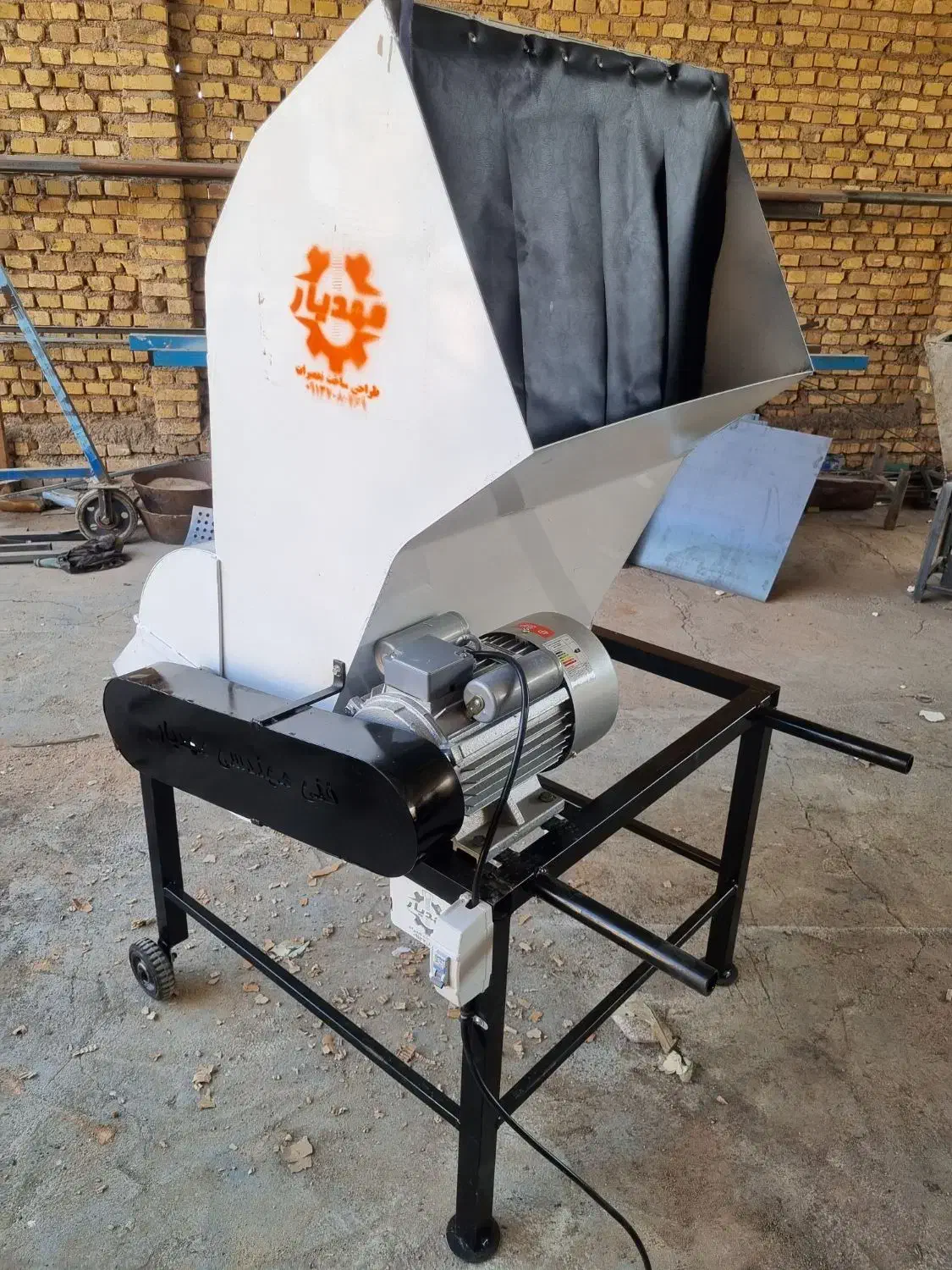 دو عدد علوفه خورد کن|ماشینآلات صنعتی|میبد, |دیوار