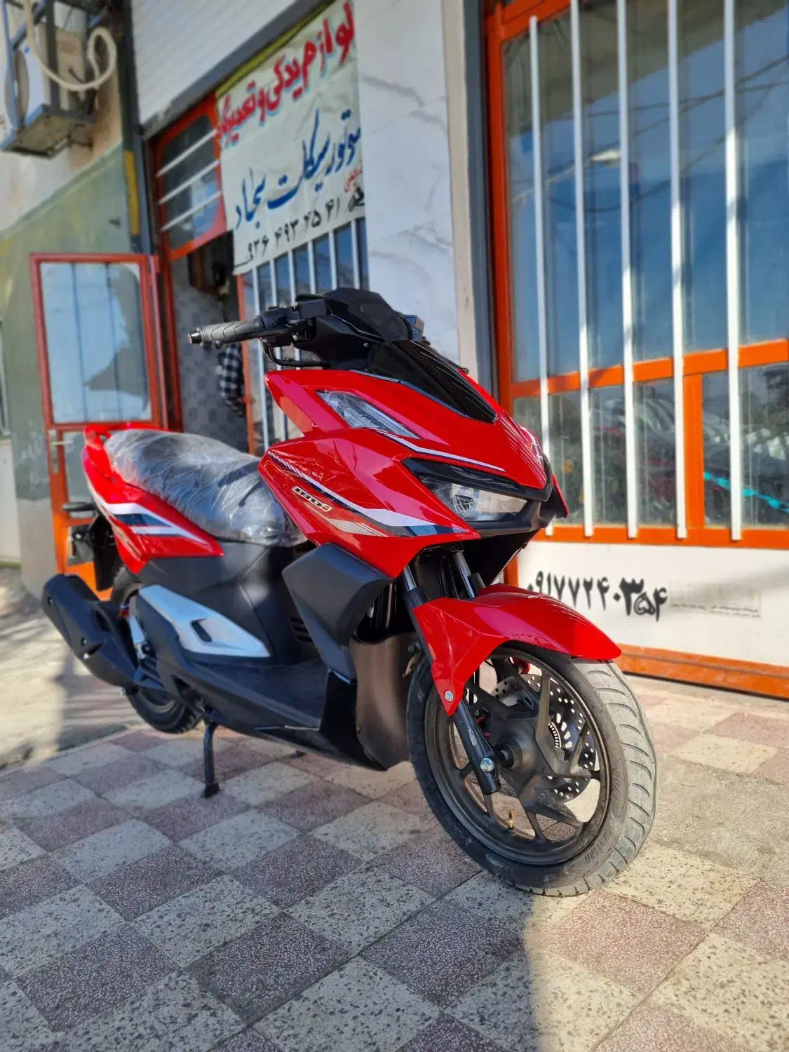 کیلیک۱۸۰ .  ۱۵۵nvx و ویو ۱۲۵|موتورسیکلت|کازرون, |دیوار