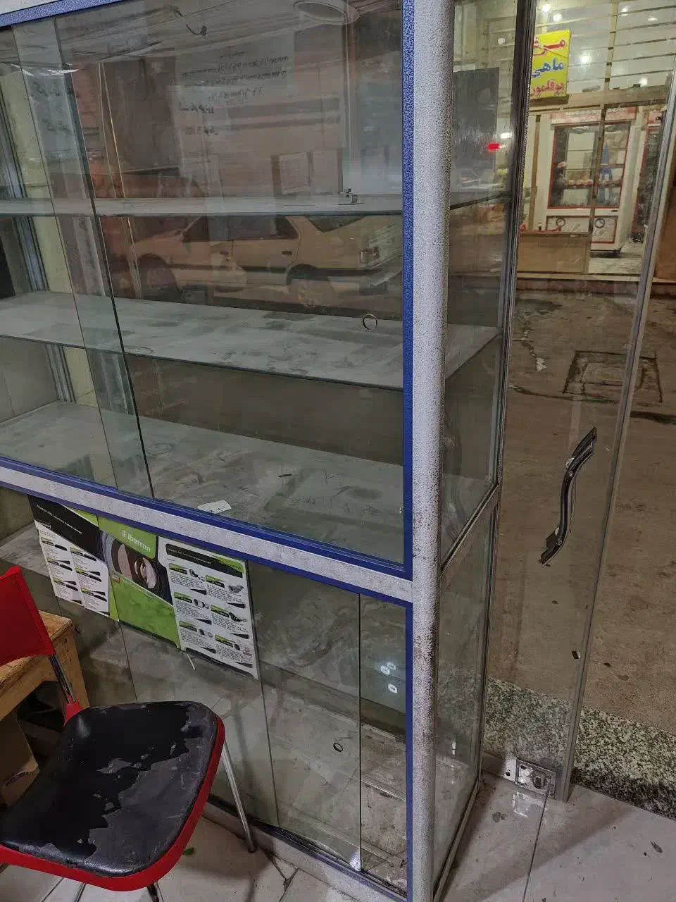 ویترین شیشه ای ایستاده سالم|فروشگاه و مغازه|خمینیشهر, |دیوار