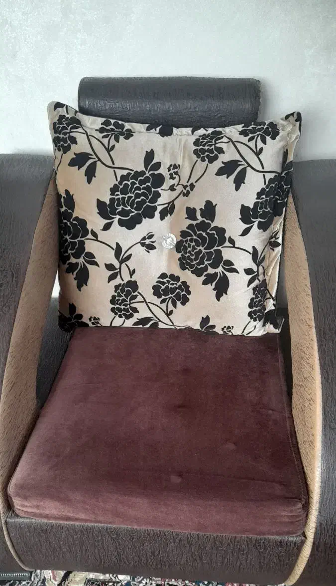 مبل ۷ نفره|مبلمان خانگی و میز عسلی|بم, |دیوار