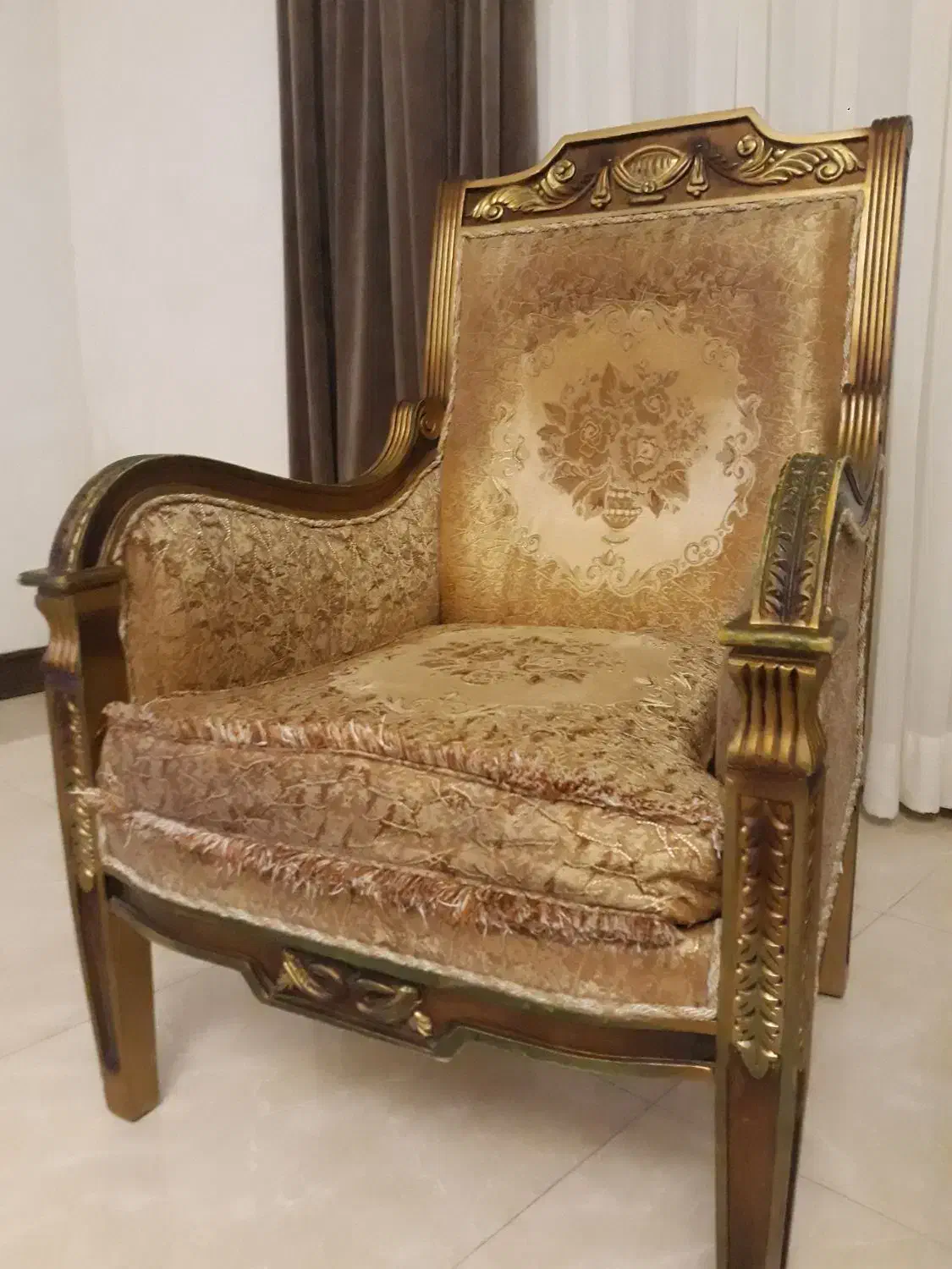 مبل هفت نفره سلطنتی|مبلمان خانگی و میز عسلی|محمودآباد, |دیوار