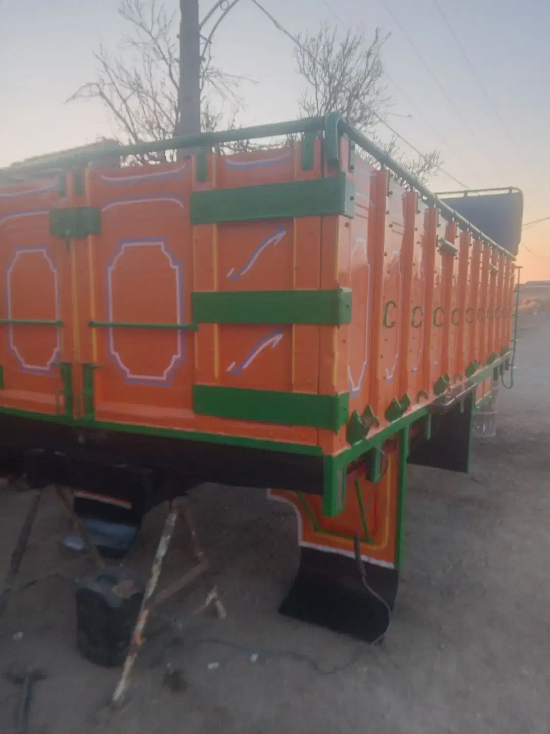 اتاق چوبی فلزی بنز تک باری سالم|قطعات یدکی و لوازم جانبی|تهران, چوب تراش|دیوار