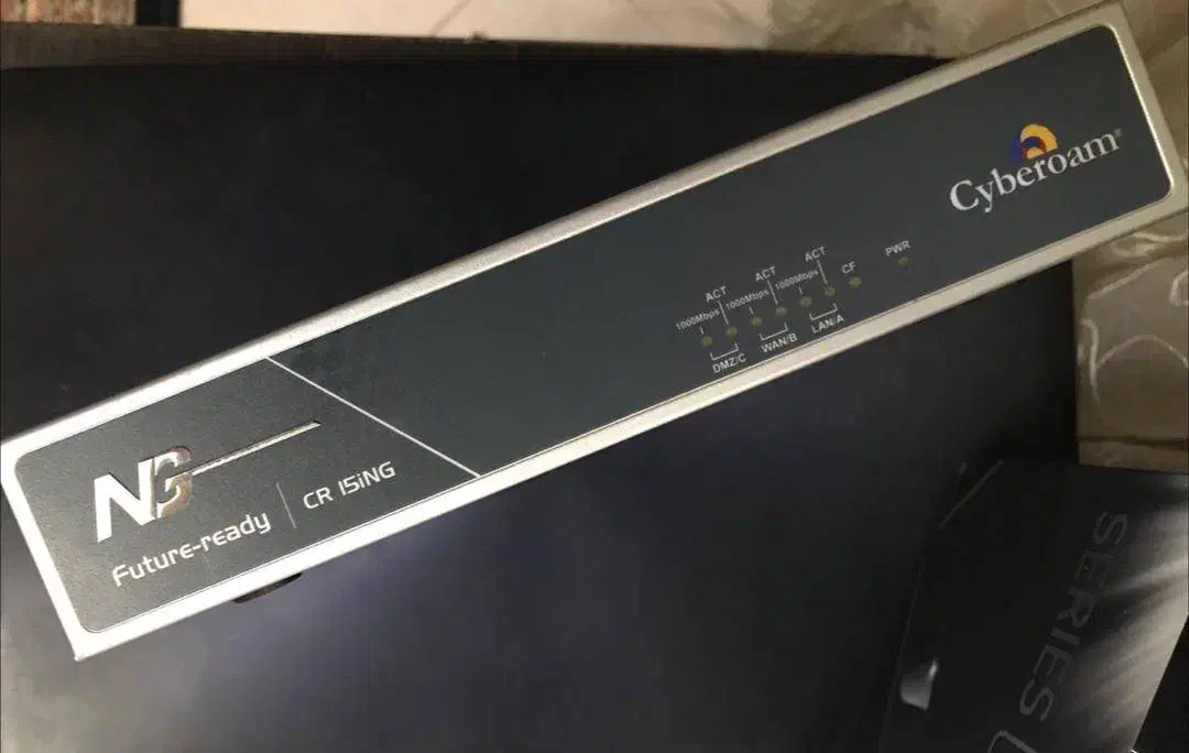 فایروال Cyberoam و دستگاه حضور غیاب|مودم و تجهیزات شبکه|ری, فیروزآبادی|دیوار