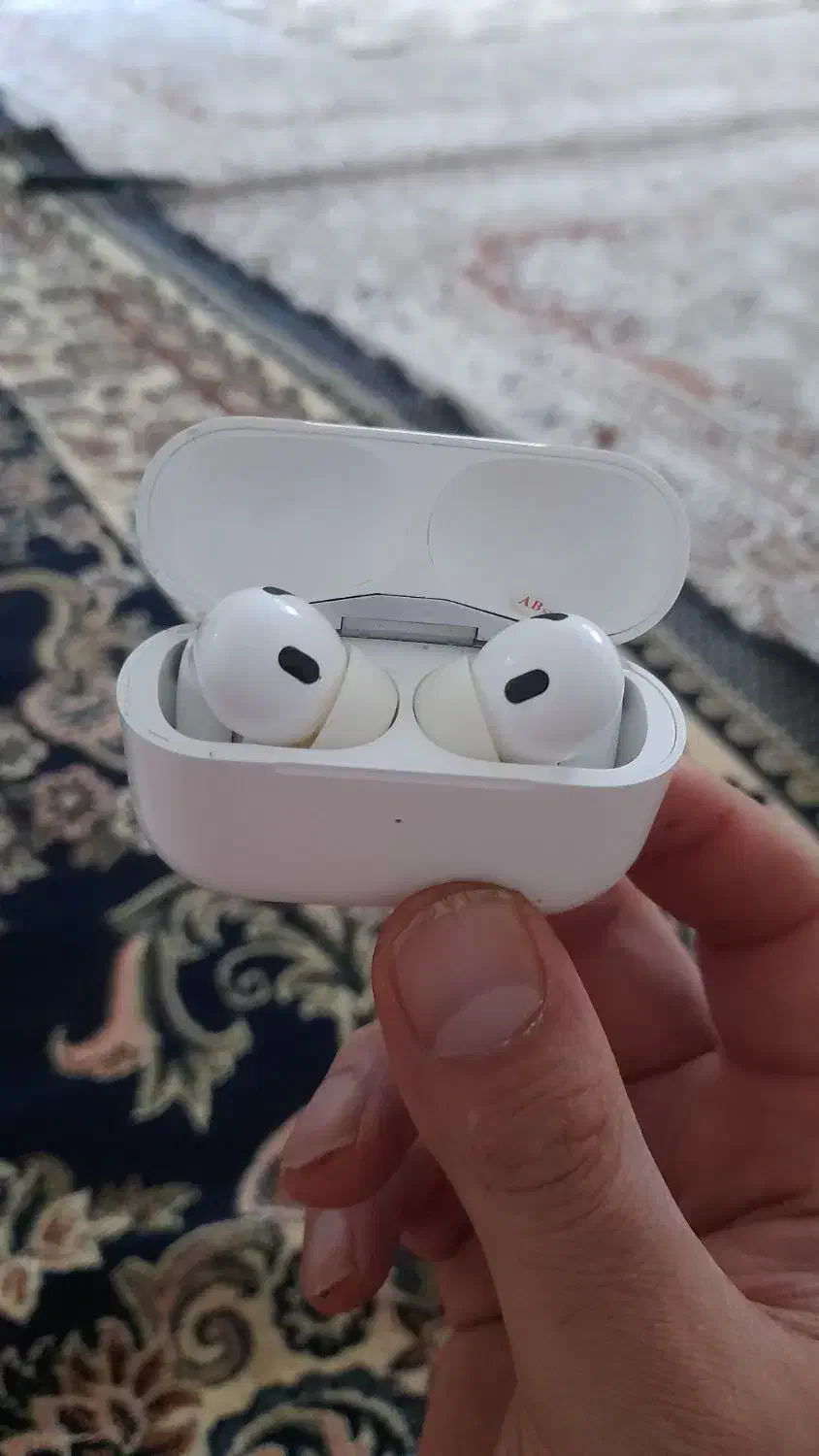 یک عددلیزر و یک عددهنزفری بلوتوثی|لوازم جانبی موبایل و تبلت|چهارباغ, |دیوار