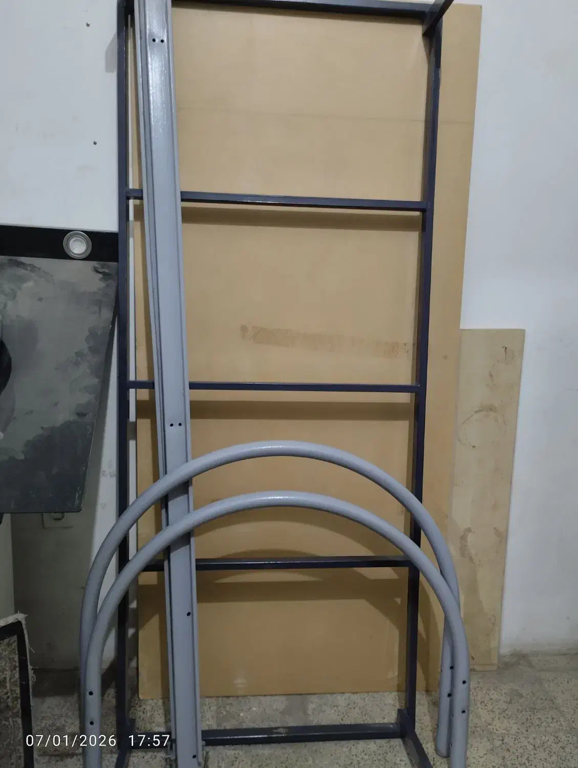 تخت یکنفره فرفورژه همراه با تشک|تخت و سرویس خواب|تهران, زرکش|دیوار