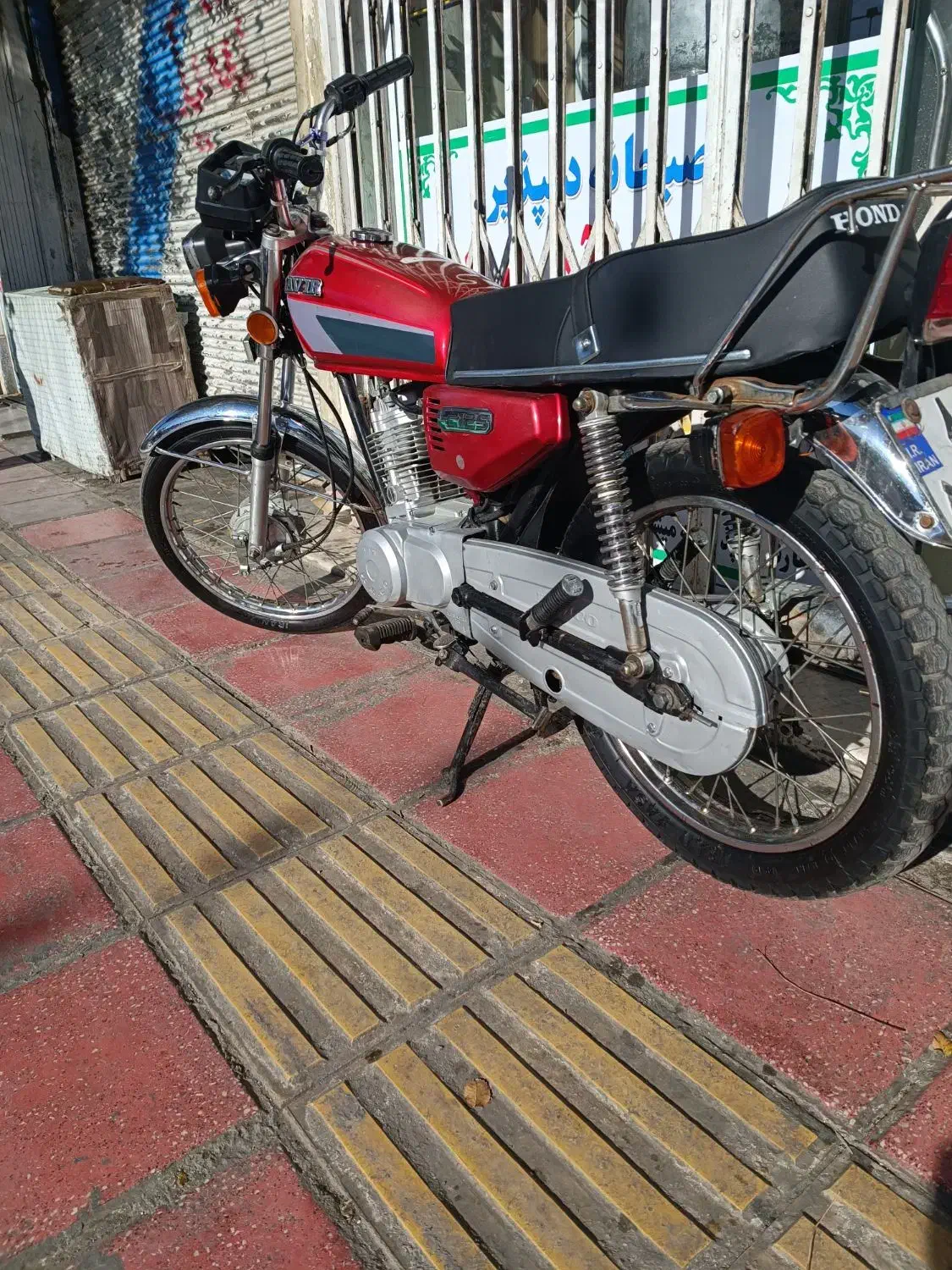 هندا کبیر ۹۲درحد موتورلال|موتورسیکلت|قم, چهار مردان|دیوار