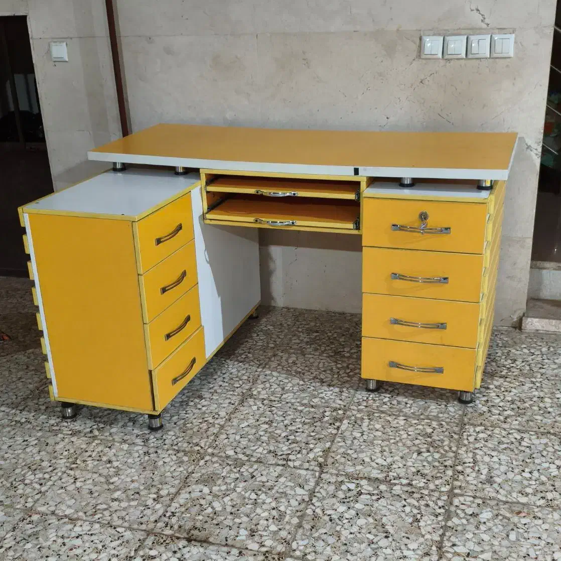 میز کار و اداری در حد نو|میز تحریر و کامپیوتر|رشت, حافظ آباد|دیوار