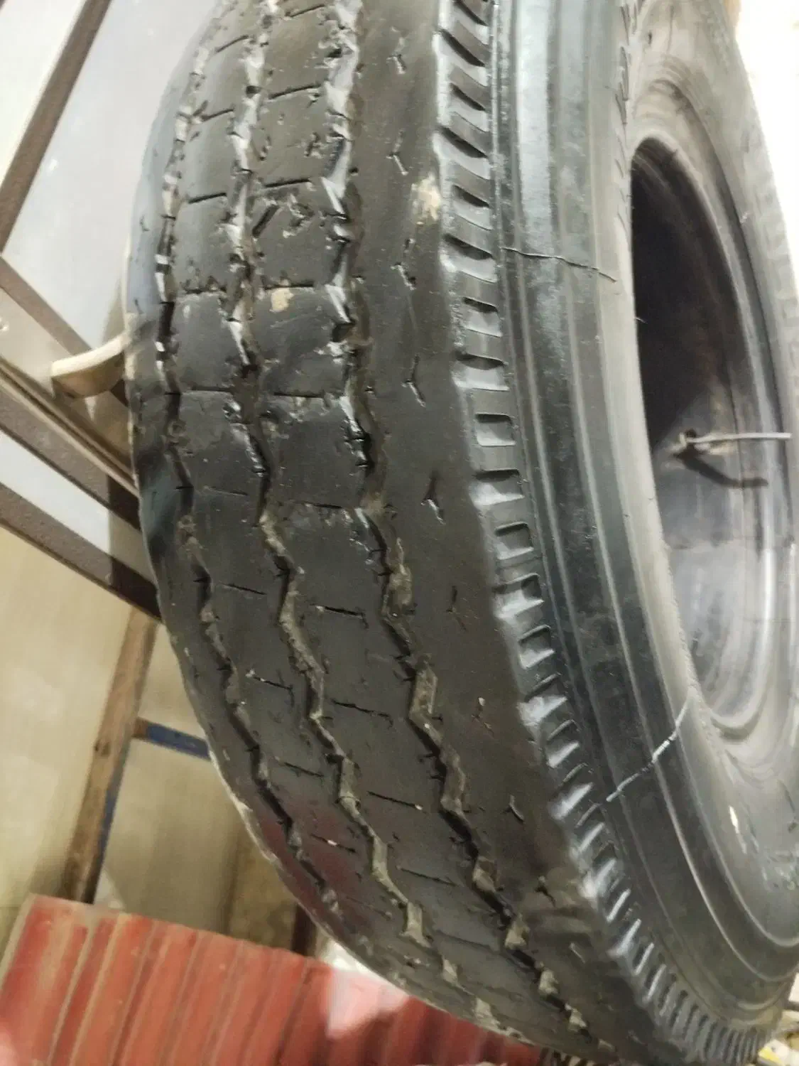 لاستیک 12.24سیمی گل جلو|قطعات یدکی و لوازم جانبی|آبپخش, |دیوار