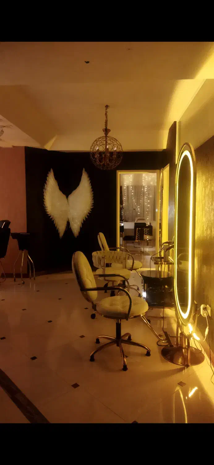 اجاره صندلی در سالن زیبایی پیام نور|خدمات آرایشگری و زیبایی|ساری, |دیوار