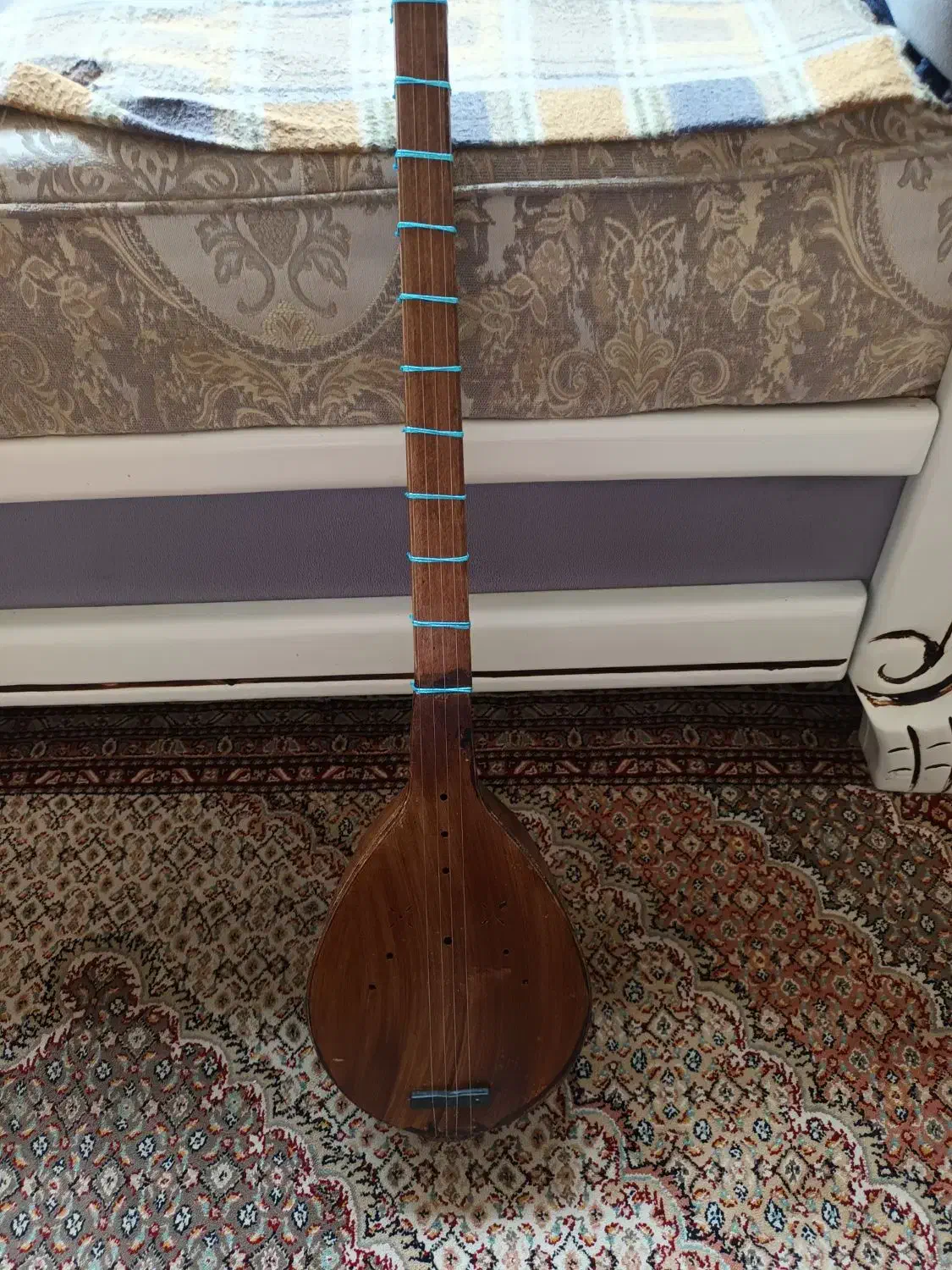 سه تار|سازهای سنتی|ارومیه, |دیوار