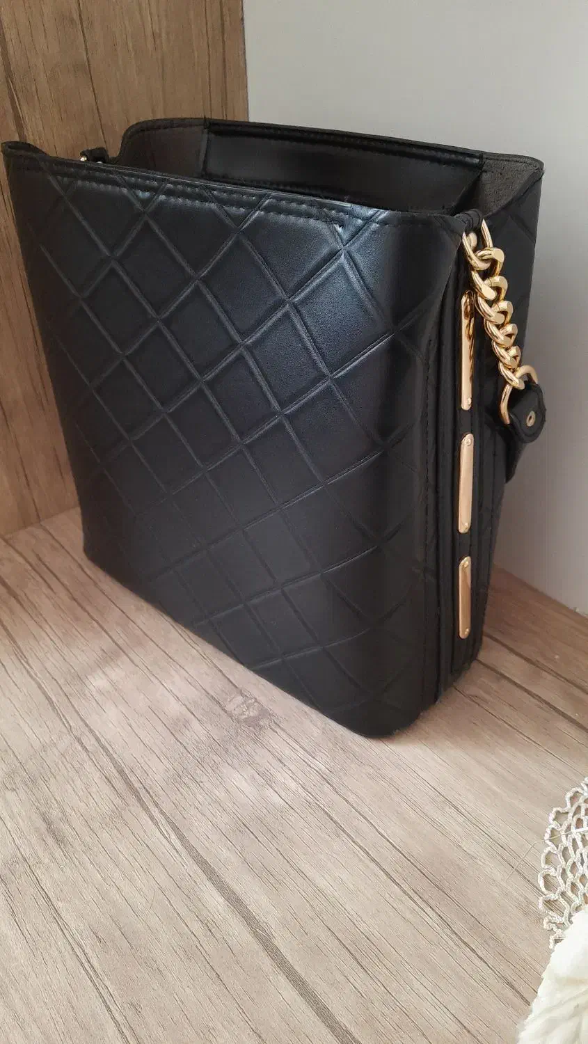 کیف دستی،نو هستش|کیف، کفش، کمربند|اسفراین, |دیوار