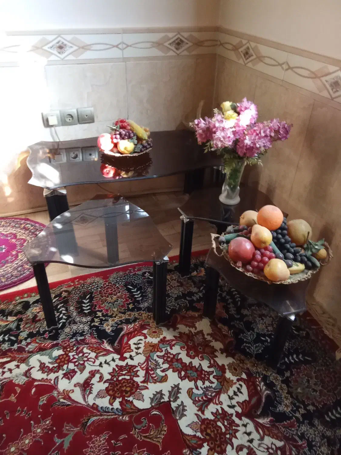 میز و سه عسلی در حد نو سالم و تمیز 2000000ملیون|مبلمان خانگی و میز عسلی|قوچان, |دیوار