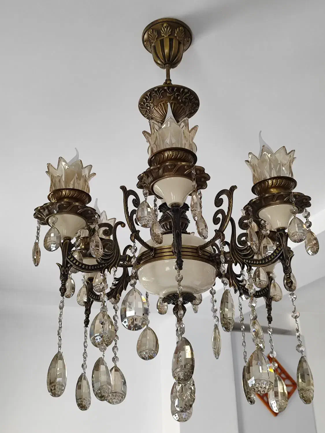 لوستر کلاسیک در حد نو بسیار تمیز و سالم|لوستر و چراغ آویز|دماوند, گیلاوند|دیوار