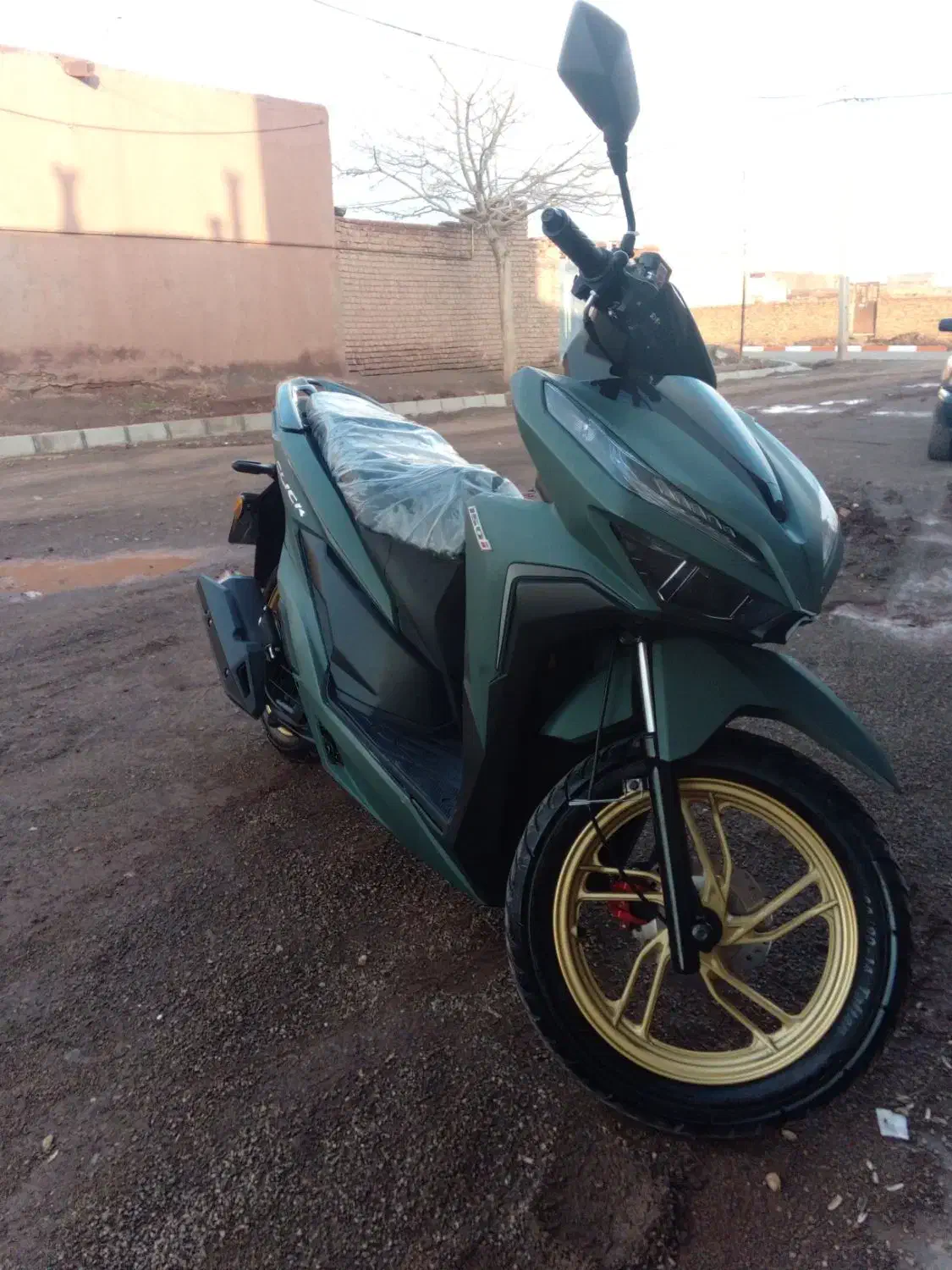 کلیک 150|موتورسیکلت|سبزوار, قائم|دیوار