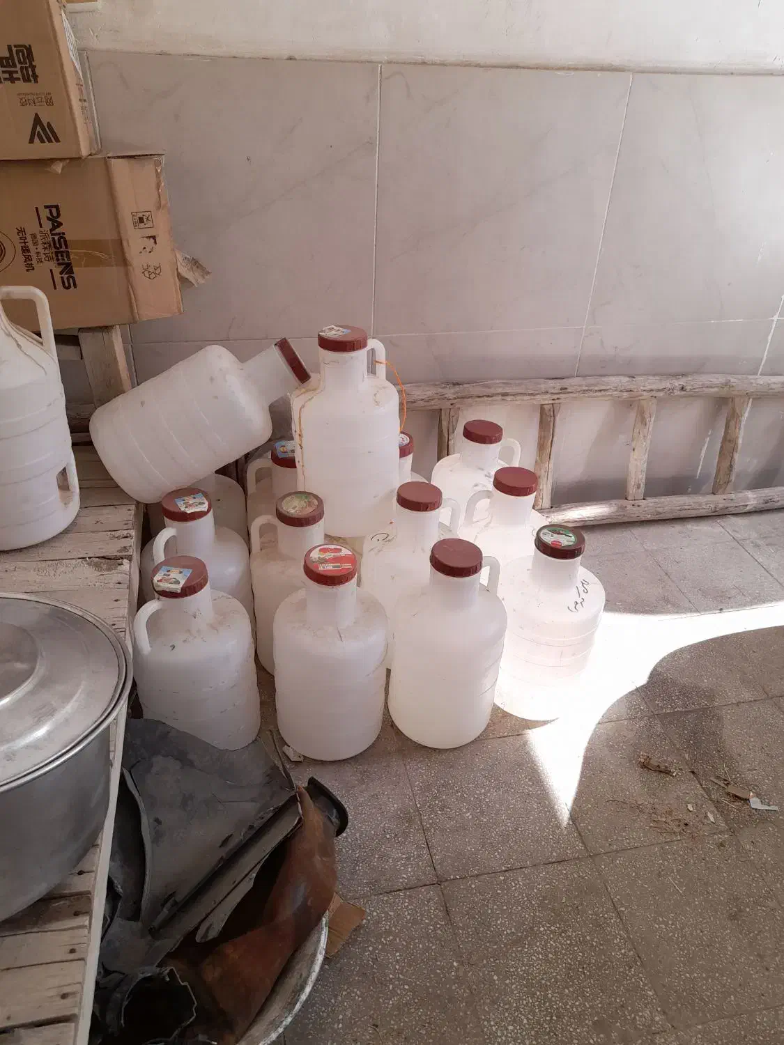 دبه کارکرده خیار شور|ظروف نگهدارنده، پلاستیکی، یک‌بارمصرف|کرمانشاه, |دیوار