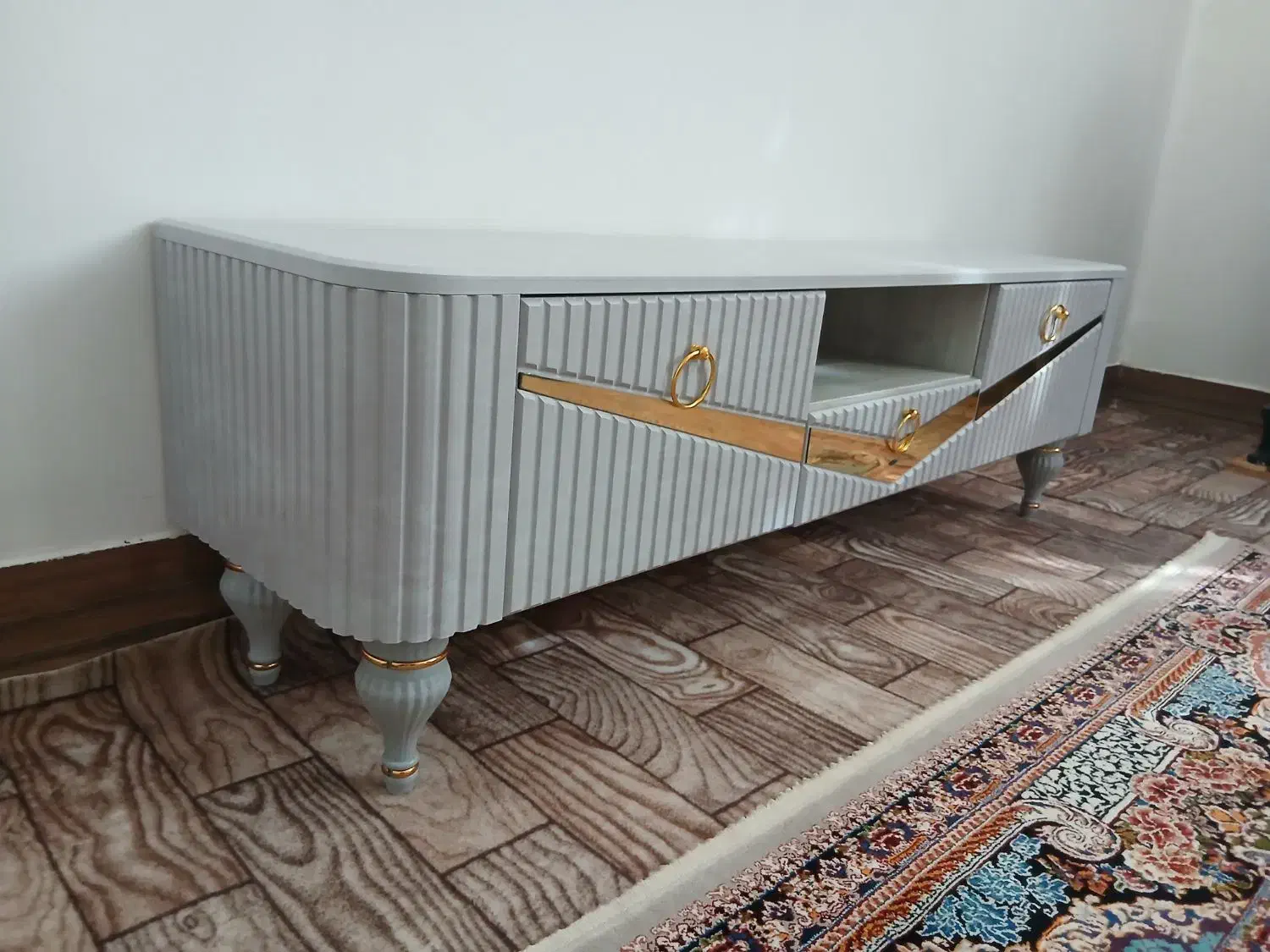 میزتلویزیون|میز تلویزیون|بوئین و میاندشت, |دیوار