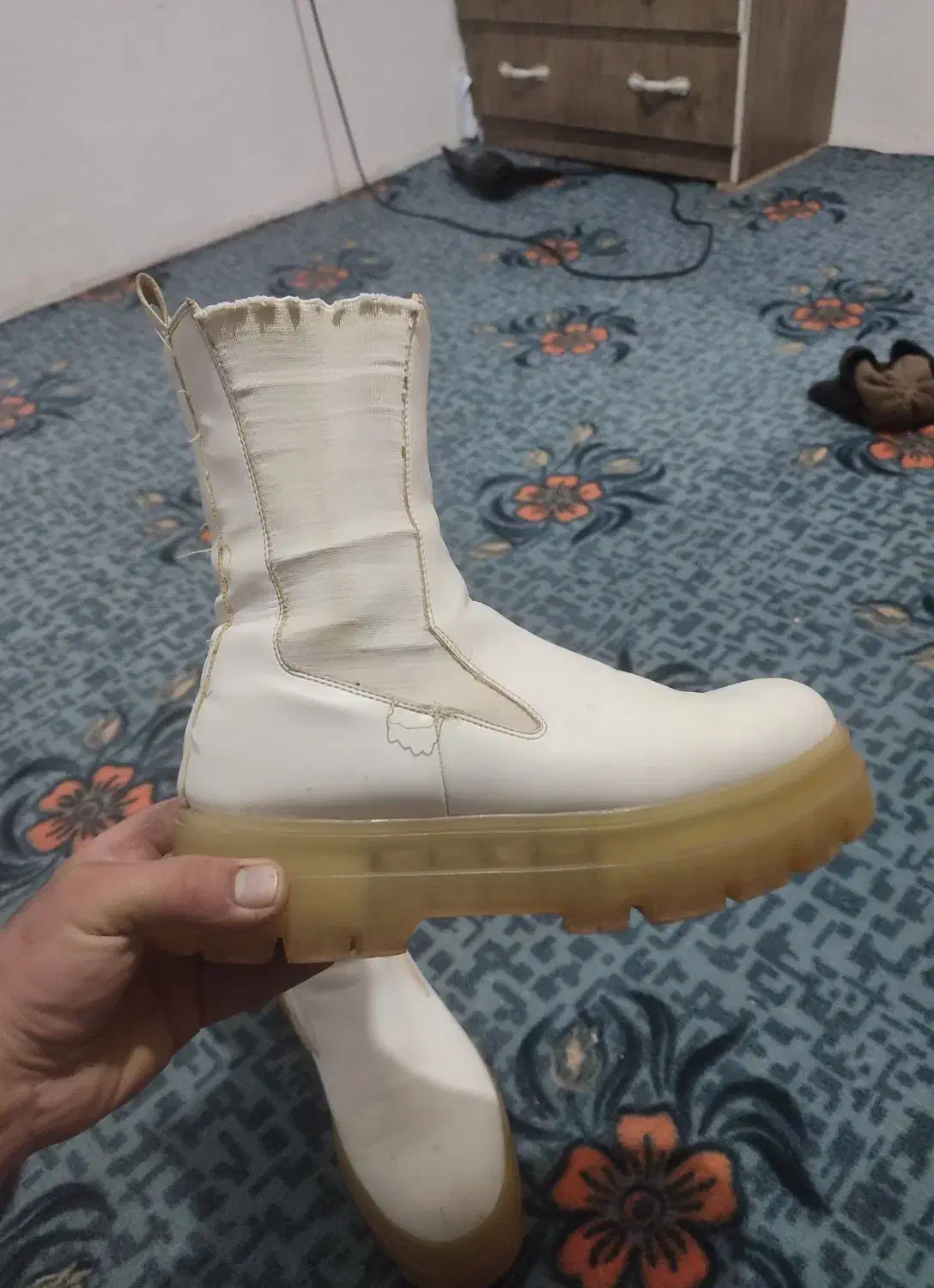 بوت برشکا|کیف، کفش، کمربند|فشاپویه, |دیوار