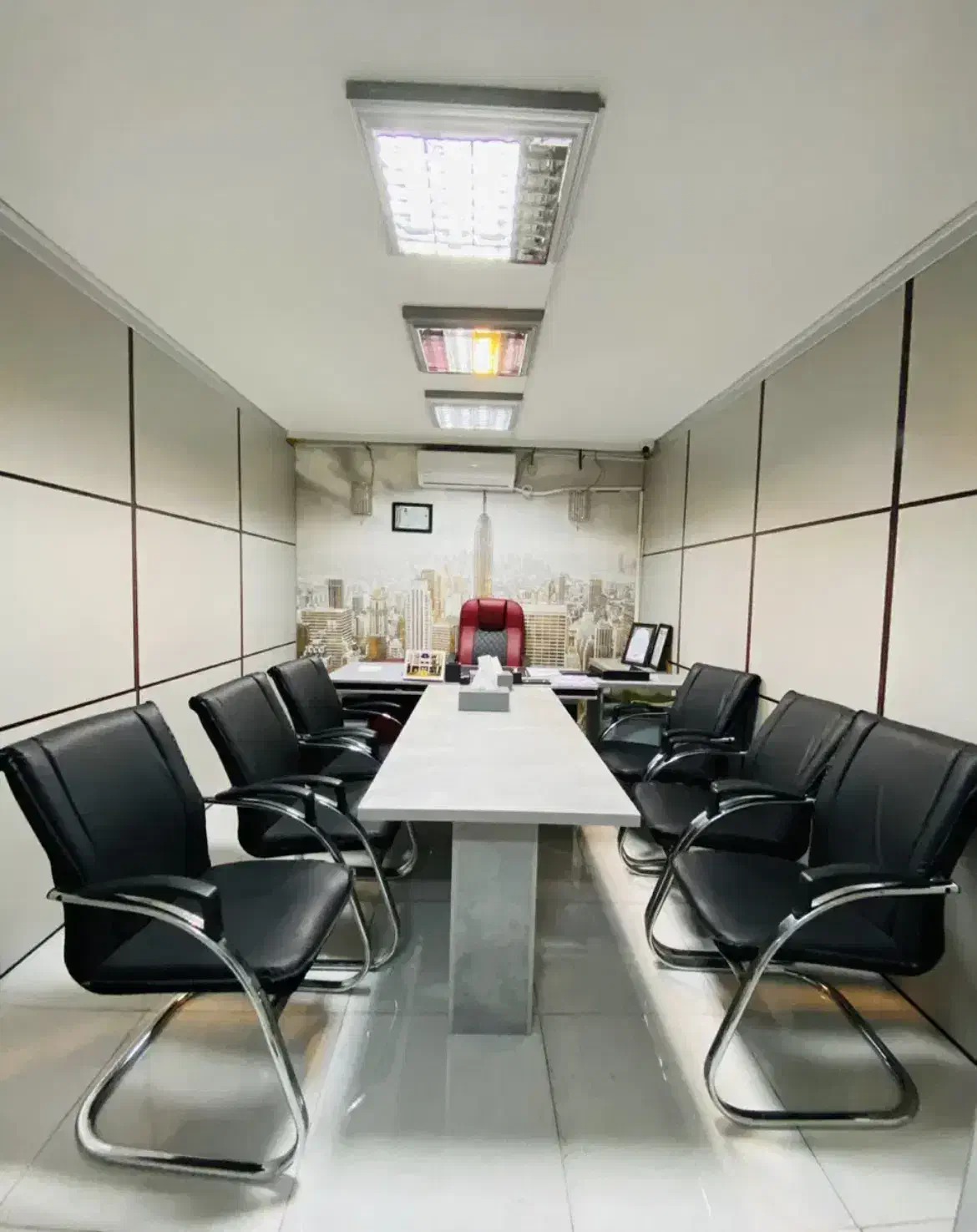 استخدام مشاور املاک آقا و خانم به همراه جای خواب|استخدام بازاریابی و فروش|تهران, صادقیه|دیوار