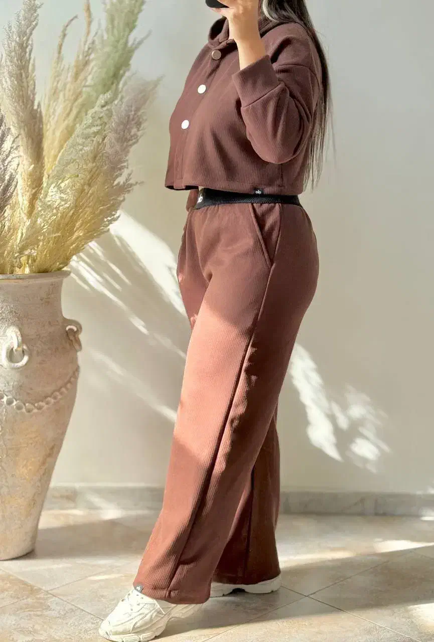 بوتیک نورا|لباس|بروجرد, |دیوار