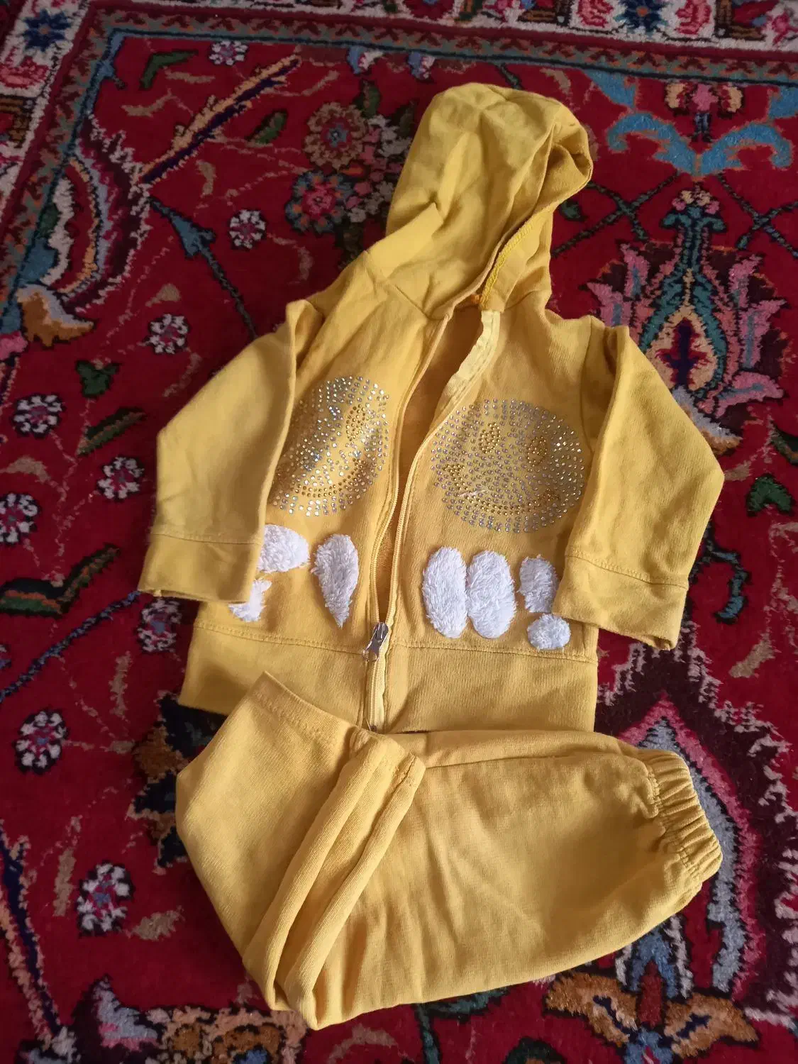 تعدادی زیادی لباس دخترانه در حد نو|کفش و لباس بچه|مرند, |دیوار