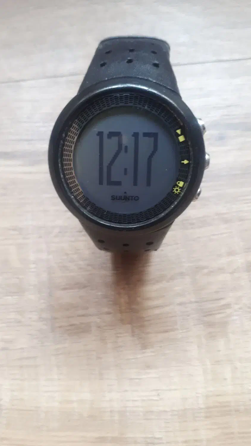 ساعت سانتو|ساعت|تهران, آسمان|دیوار