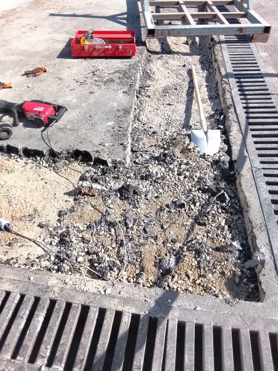 تخریب بازسازی وسقف وسایبان|خدمات پیشه و مهارت|اصفهان, عباس‌آباد|دیوار