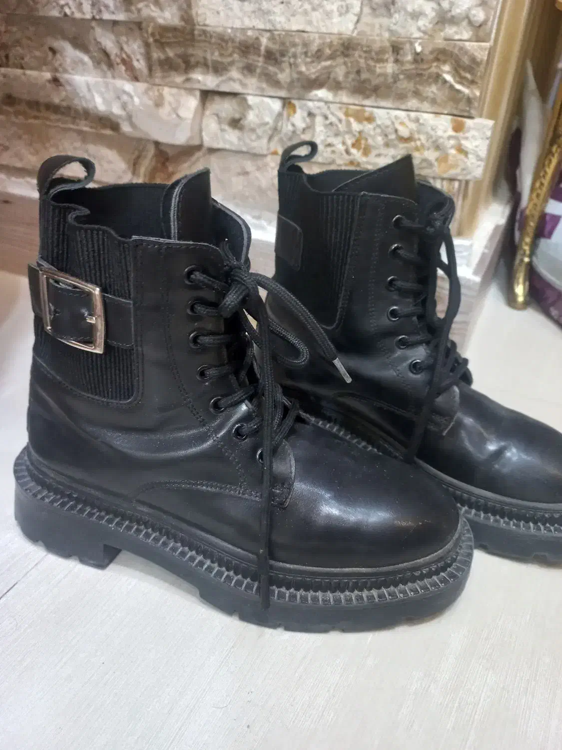 پوتین در حدنو|کیف، کفش، کمربند|سقز, |دیوار