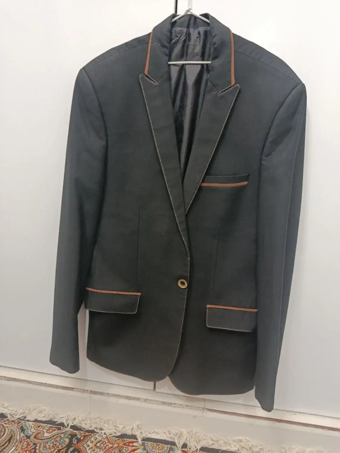 کت تک|لباس|قم, شاه سید علی|دیوار