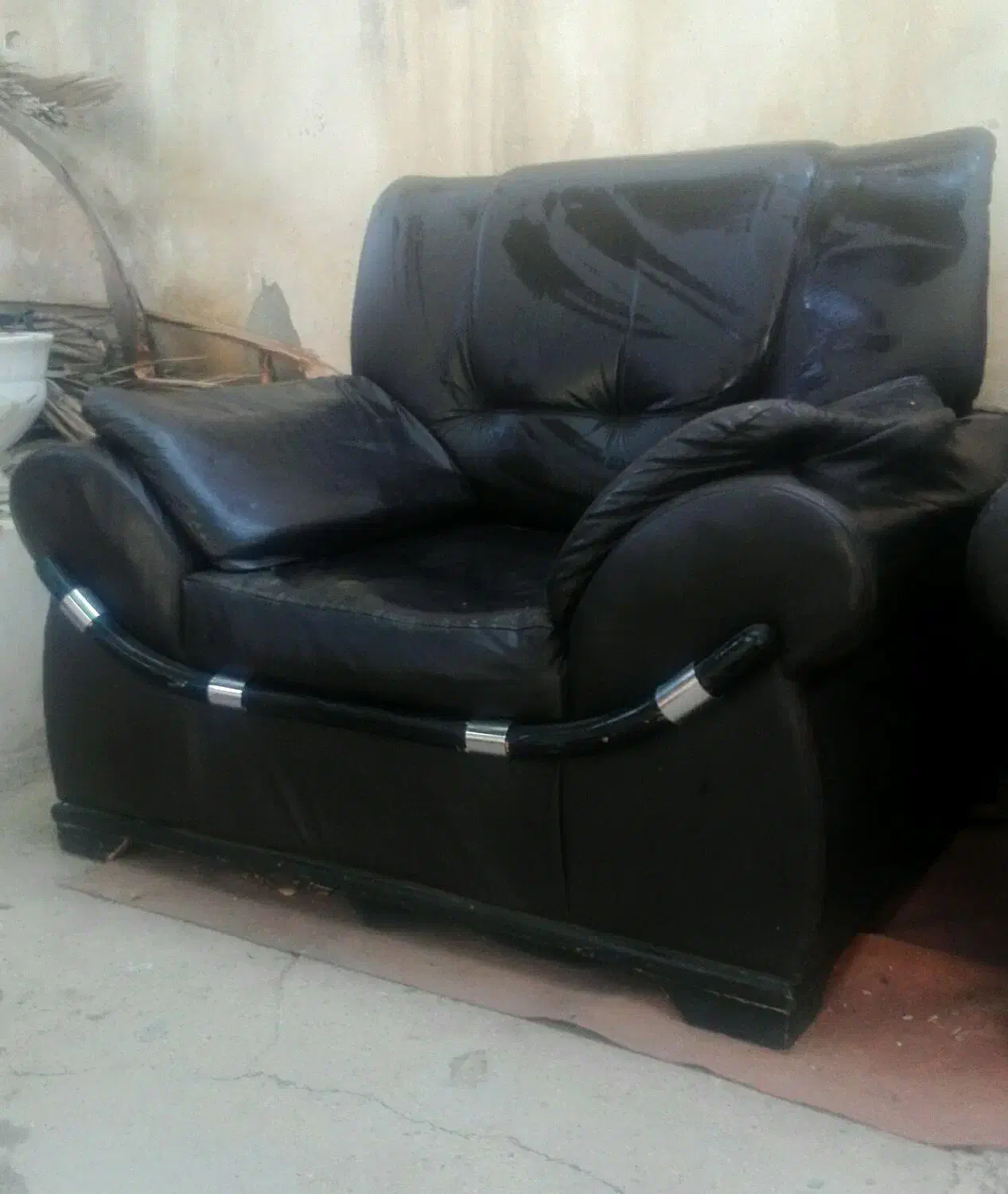 ست مبل چرم (قیمت 2 کیلو میوه)|مبلمان خانگی و میز عسلی|شیراز, باغ تخت|دیوار