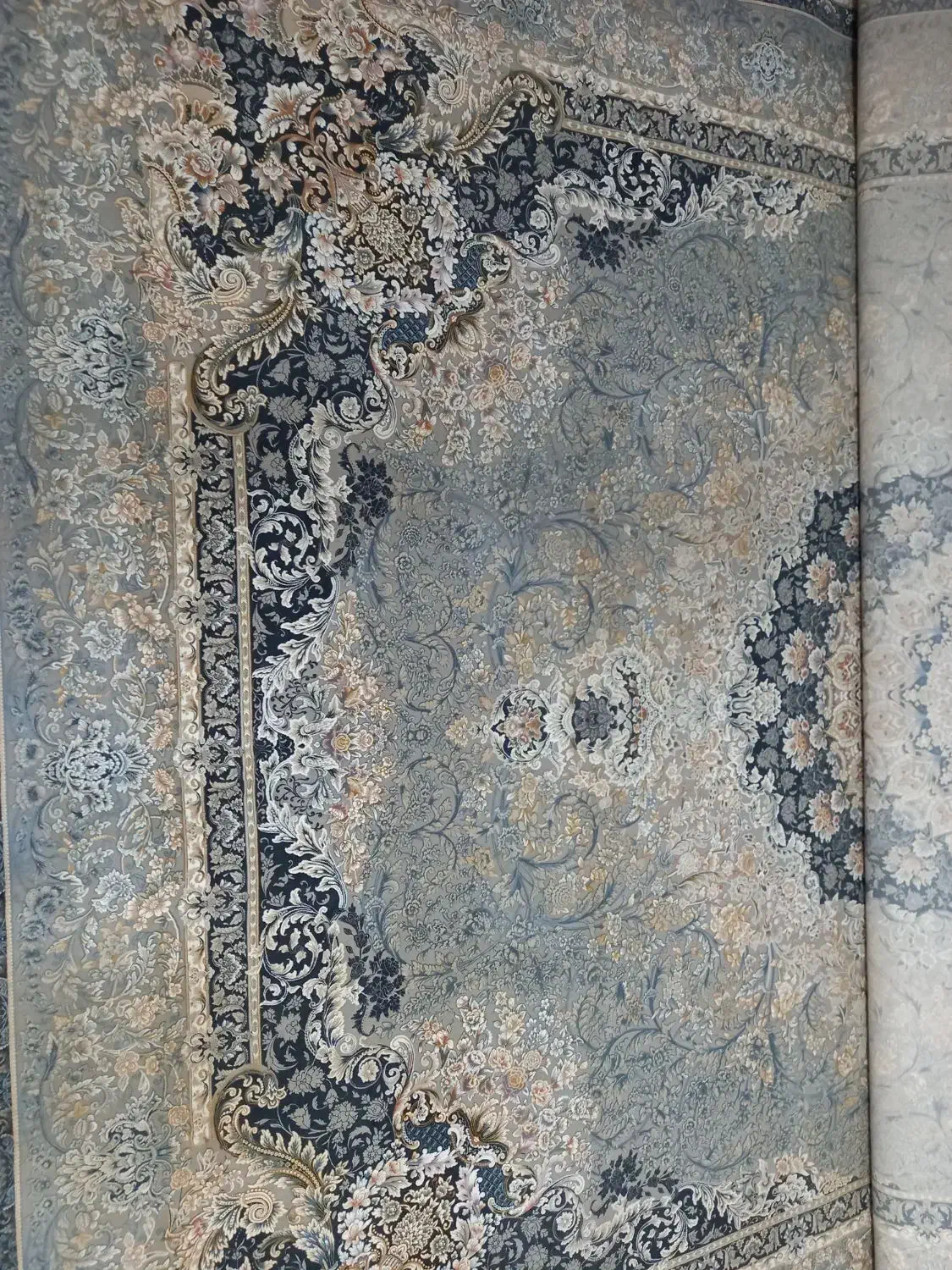 فرش ۱۲ متری گل برجسته|فرش|قائم‌شهر, |دیوار