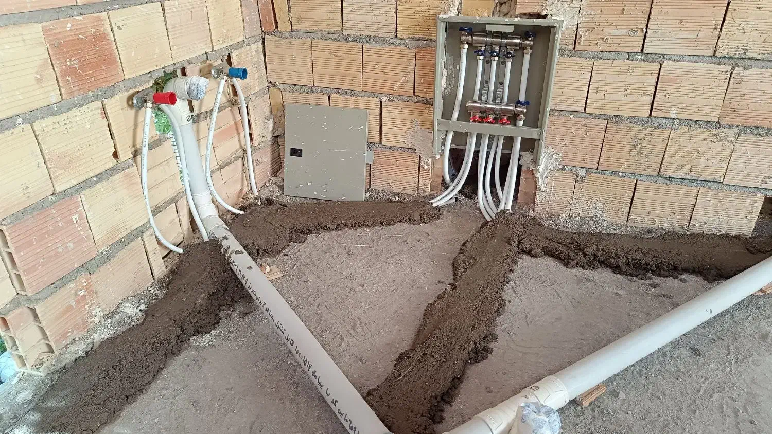 تاسیسات لوله کشی ساختمان|خدمات پیشه و مهارت|تبریز, |دیوار