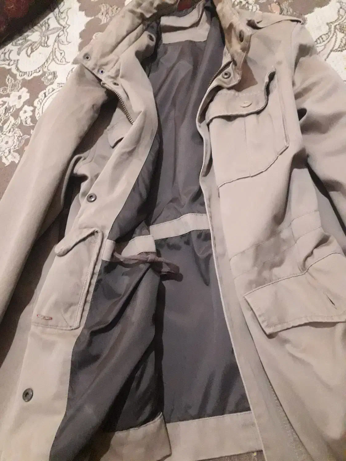 اوِرکُت|لباس|خاش, |دیوار