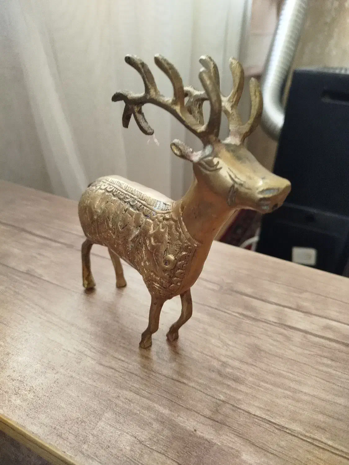 مجسمه برنجی|کلکسیون اشیاء عتیقه|تهران, خواجه نظام الملک|دیوار