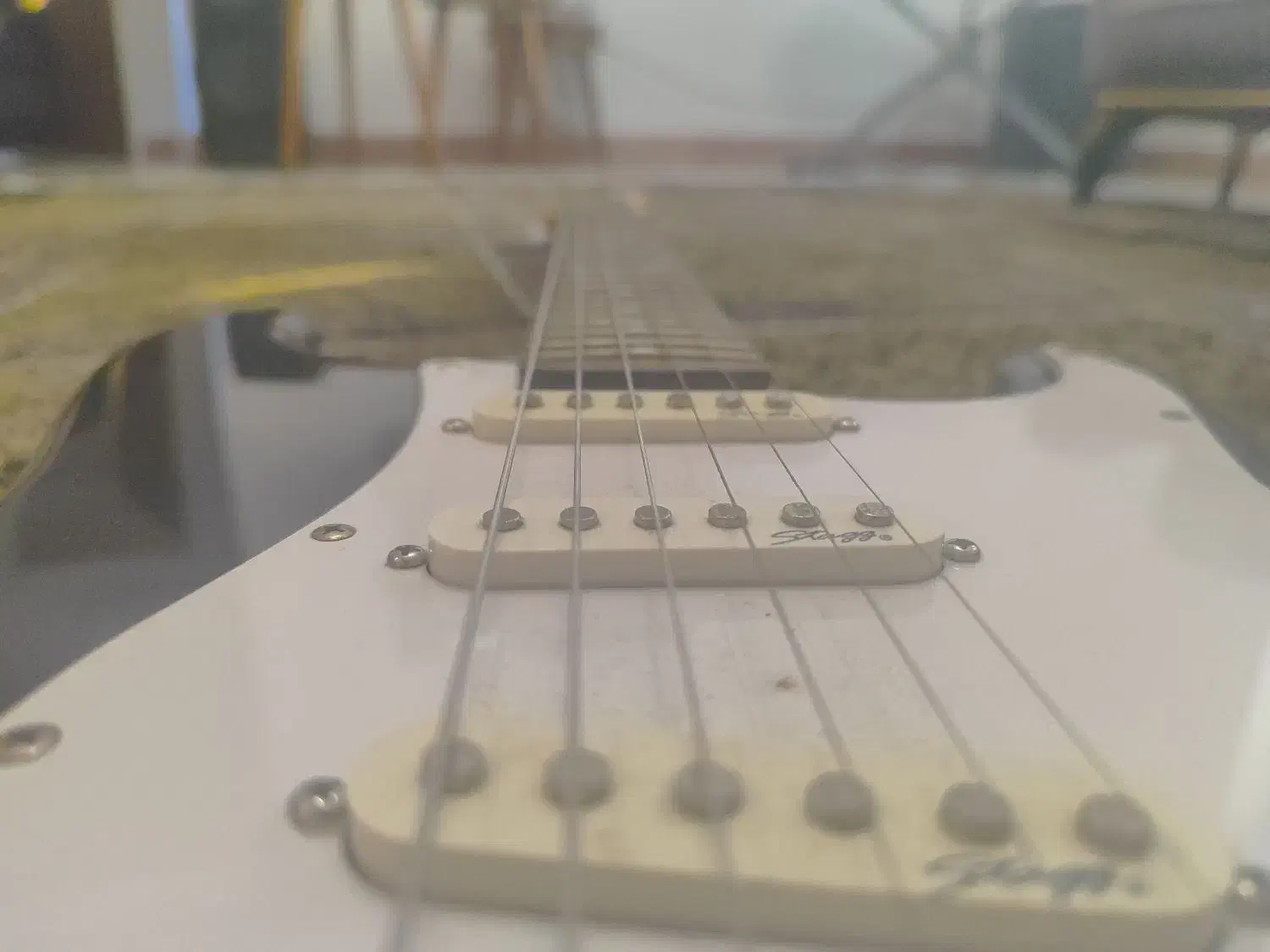 گیتار الکتریک stagg|گیتار، بیس، امپلیفایر|تهران, فلسطین (میدان انقلاب)|دیوار