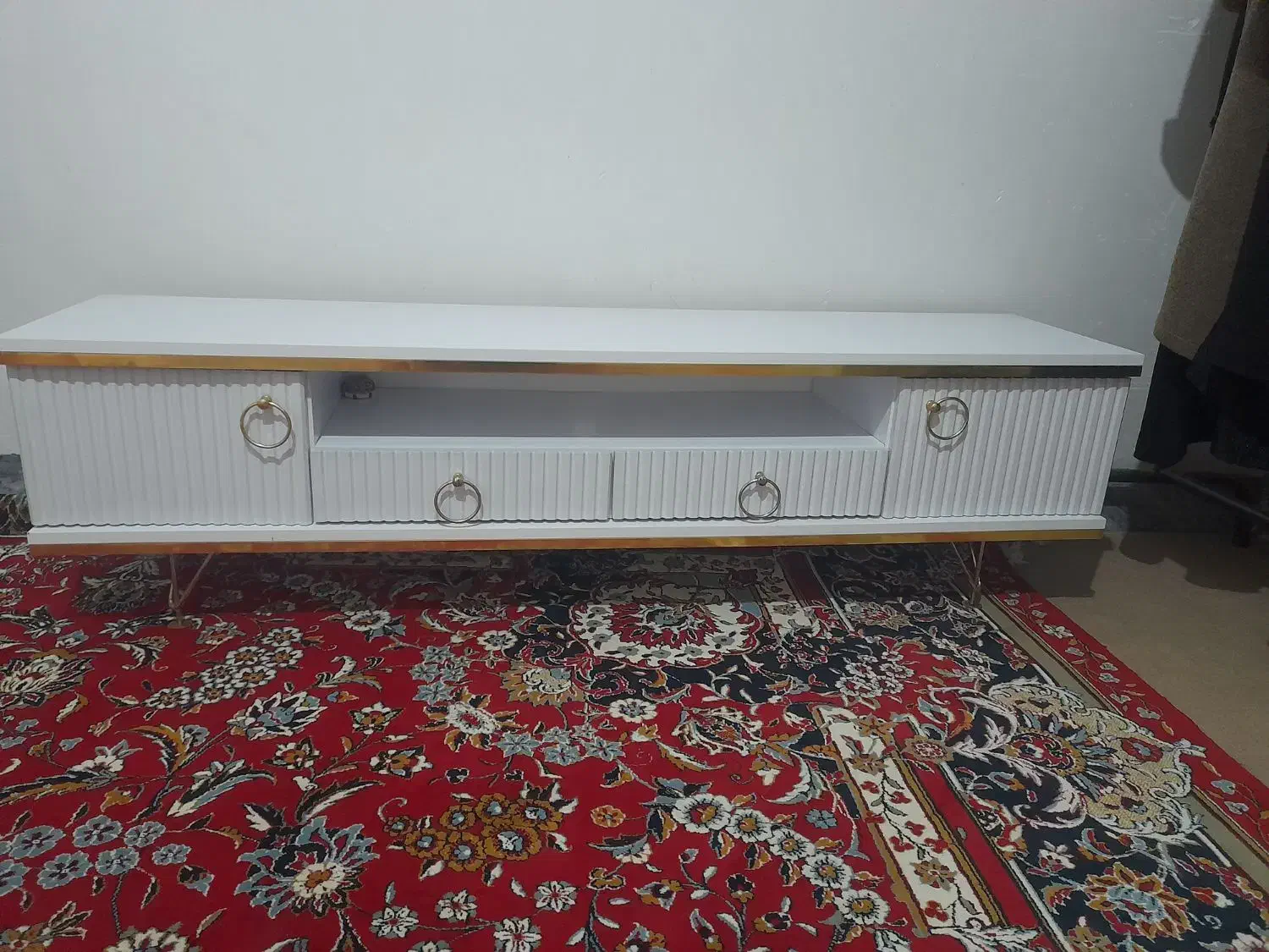 میزتلوزیون ام دی اف سالم بدون لک وخش|میز تلویزیون|خرمآباد, |دیوار