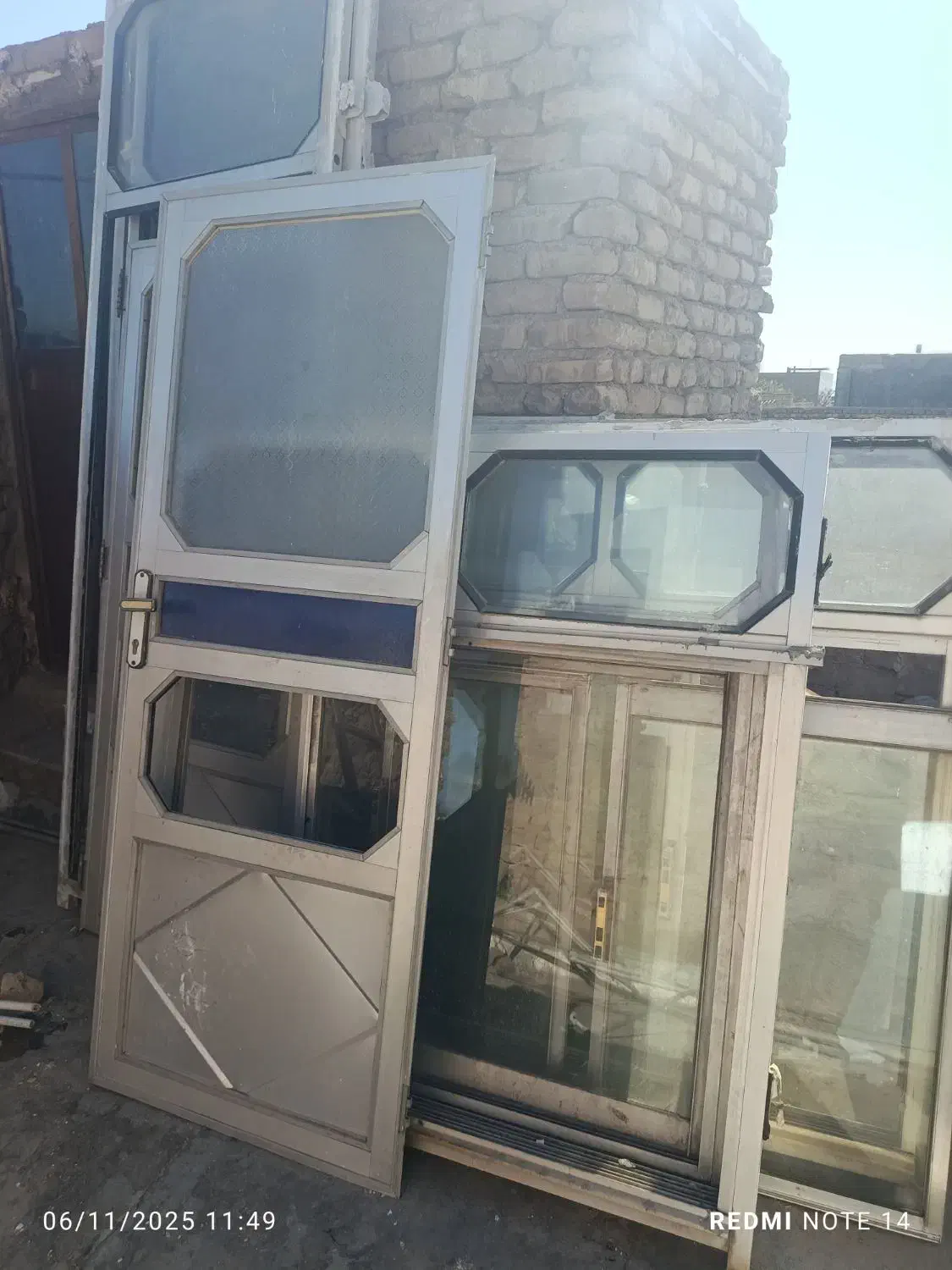 درب و پنجره آلومینیوم سالم و تمیز|مصالح و تجهیزات ساختمان|شاهرود, |دیوار