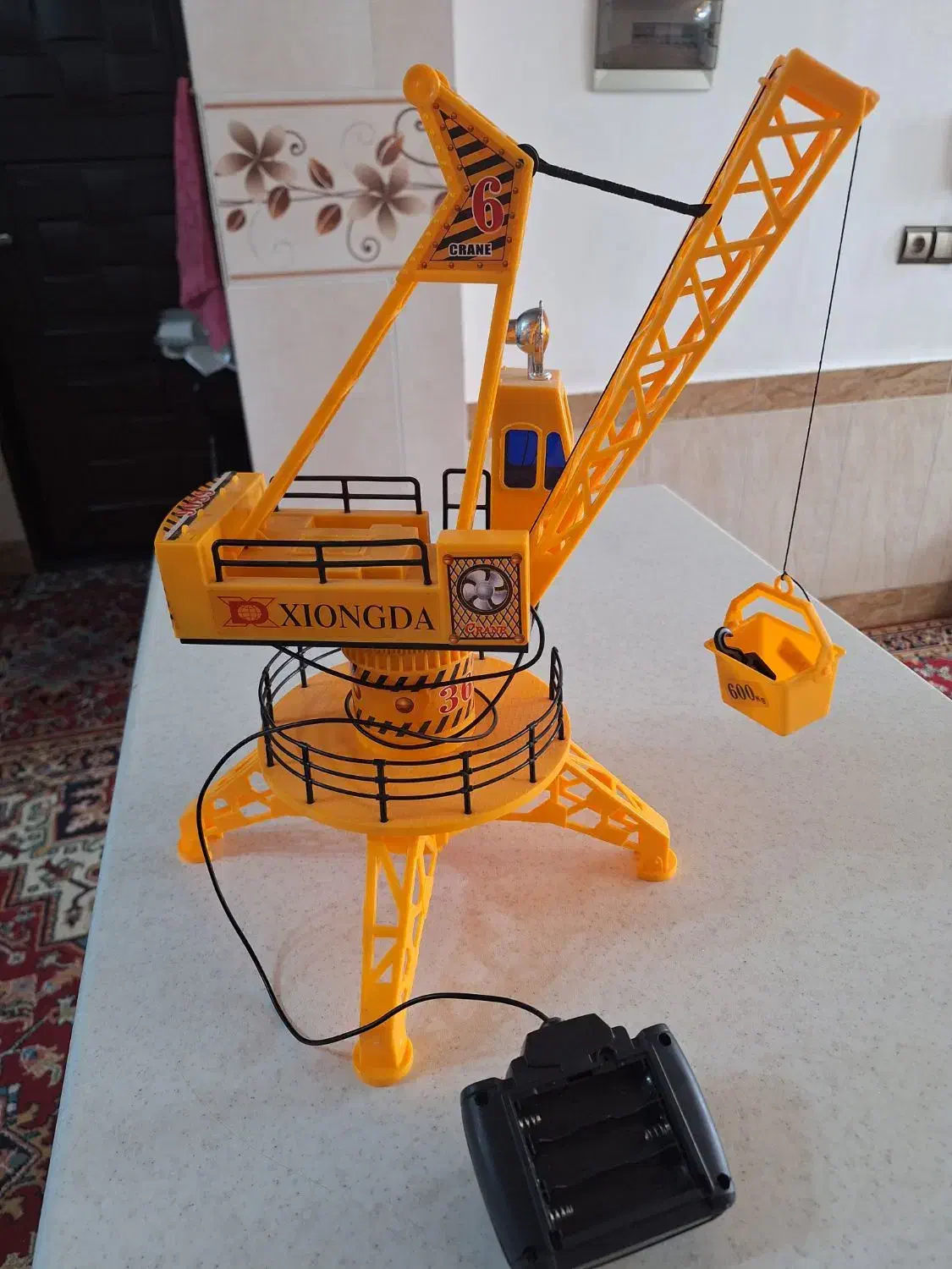 جرثقیل|اسباب‌بازی بچه|بناب, |دیوار