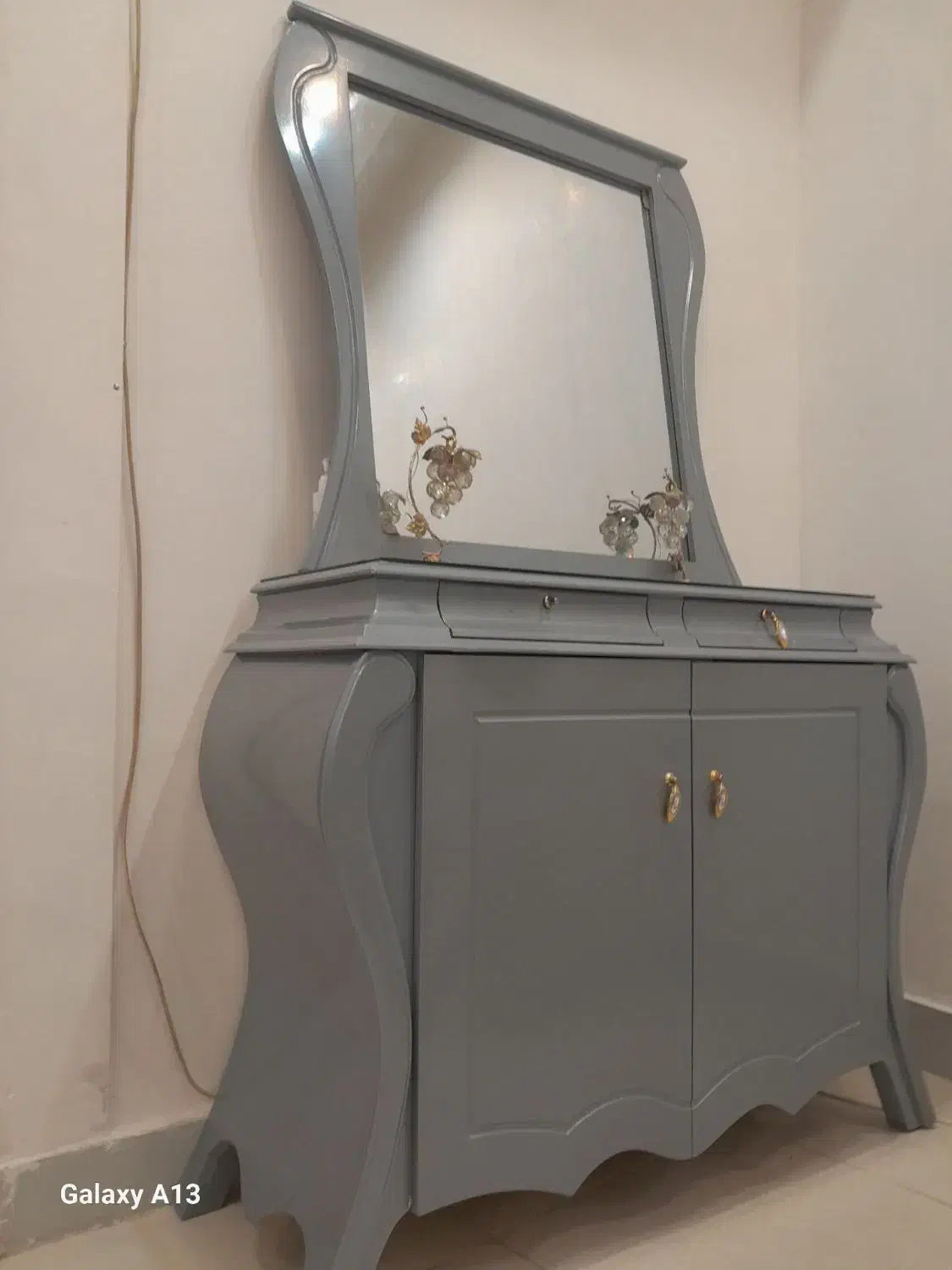 اینه کنسول|مبلمان خانگی و میز عسلی|تربت‌حیدریه, بی بی حسنیه|دیوار