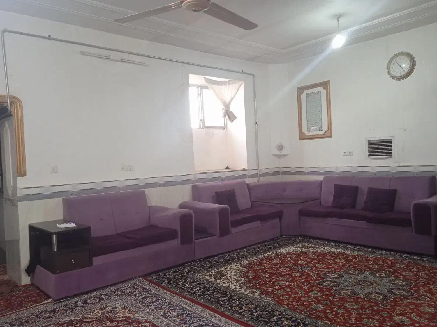 مبل همراه میز عسلی|مبلمان خانگی و میز عسلی|تربت جام, شیخ احمد جامی|دیوار