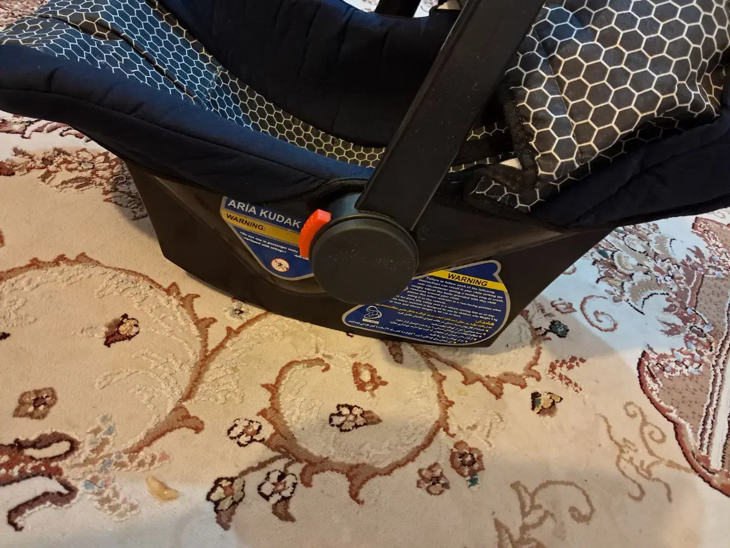 کریر نوزاد|تخت و صندلی بچه|رشت, نخودچر|دیوار