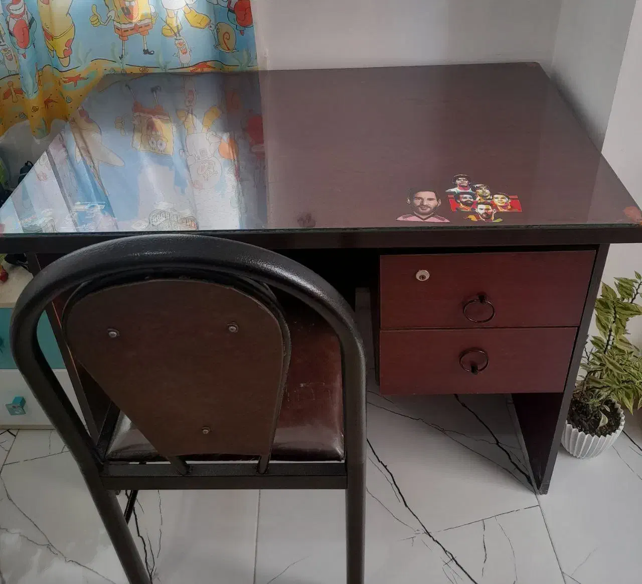 میز و صندلی تحریر|میز تحریر و کامپیوتر|رشت, جهاد|دیوار