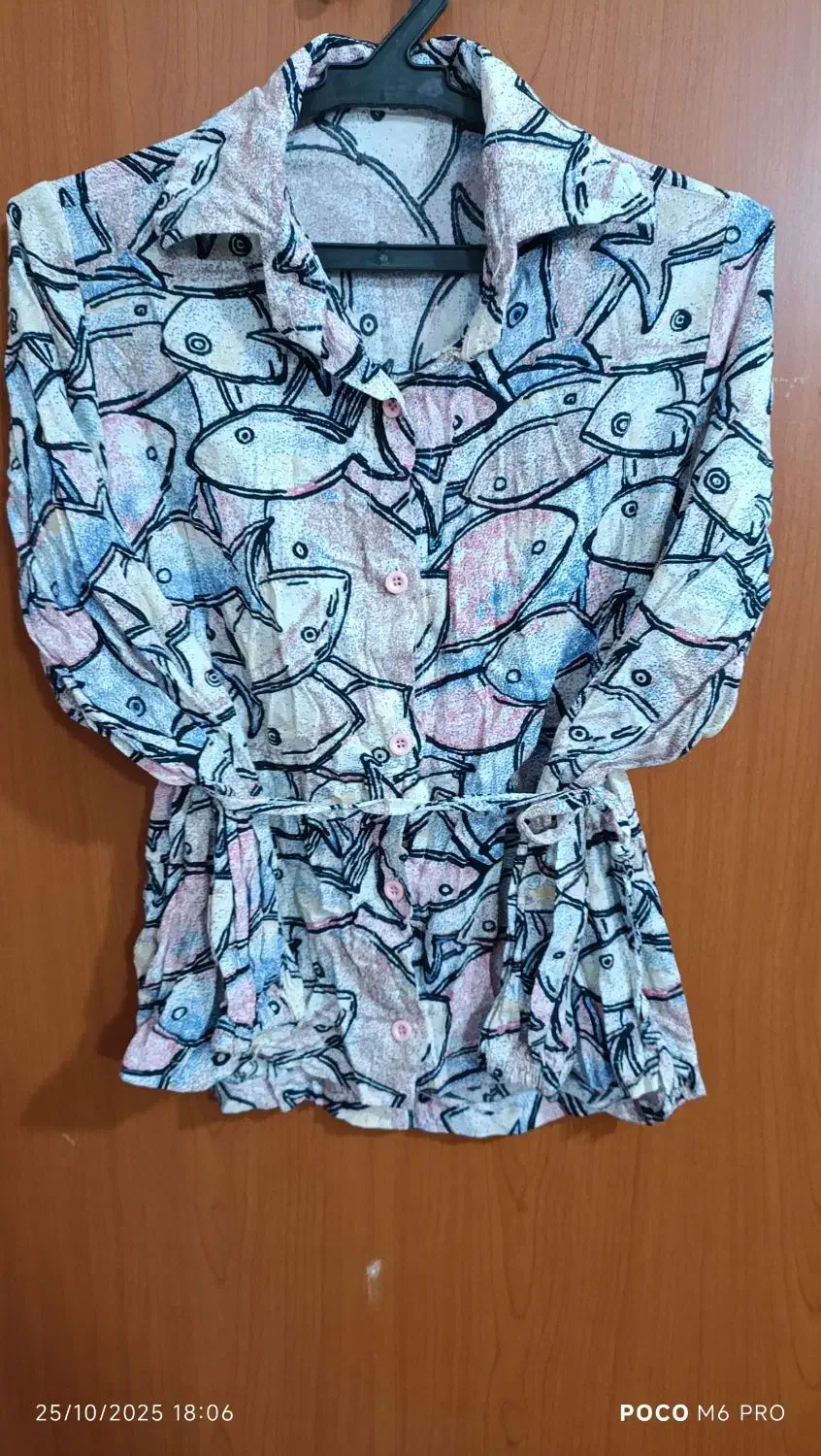 بلوزوشومیز|لباس|بومهن, |دیوار