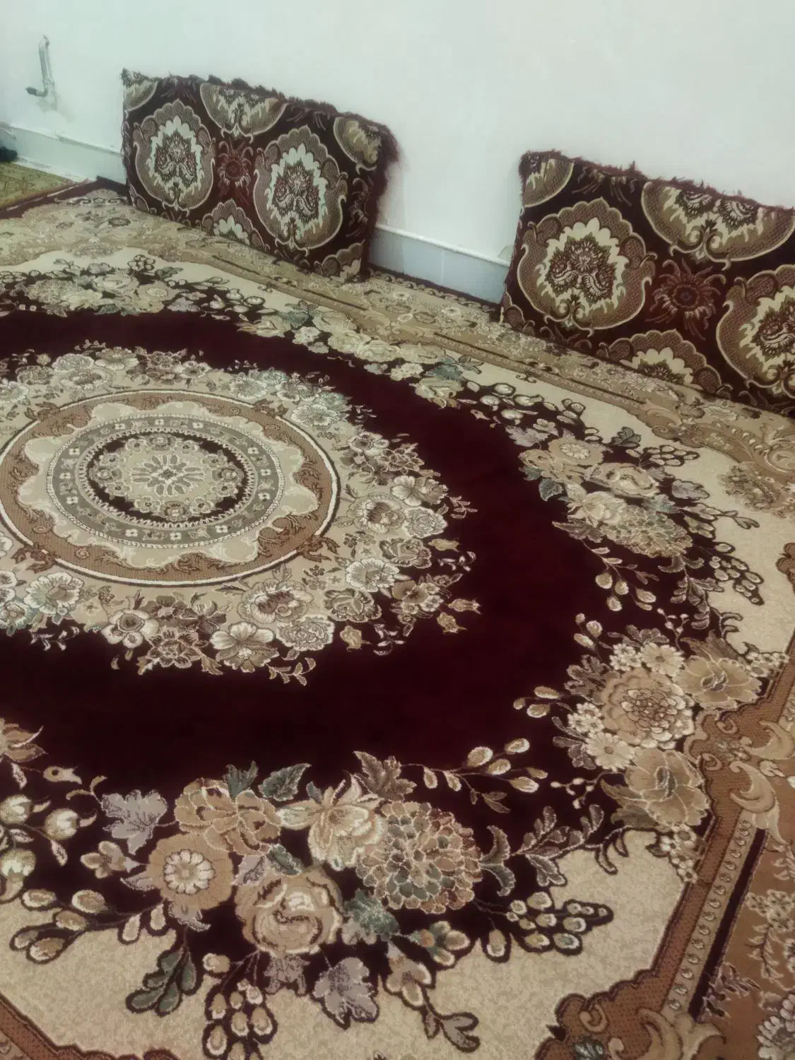 قالی سالم بدون عیب   با ۲تا پشتی|فرش|بانه, |دیوار