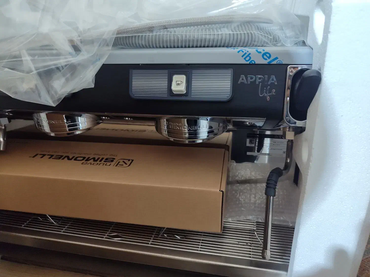 اپیا لایف نیمه اتومات|کافی‌شاپ و رستوران|دهق, |دیوار